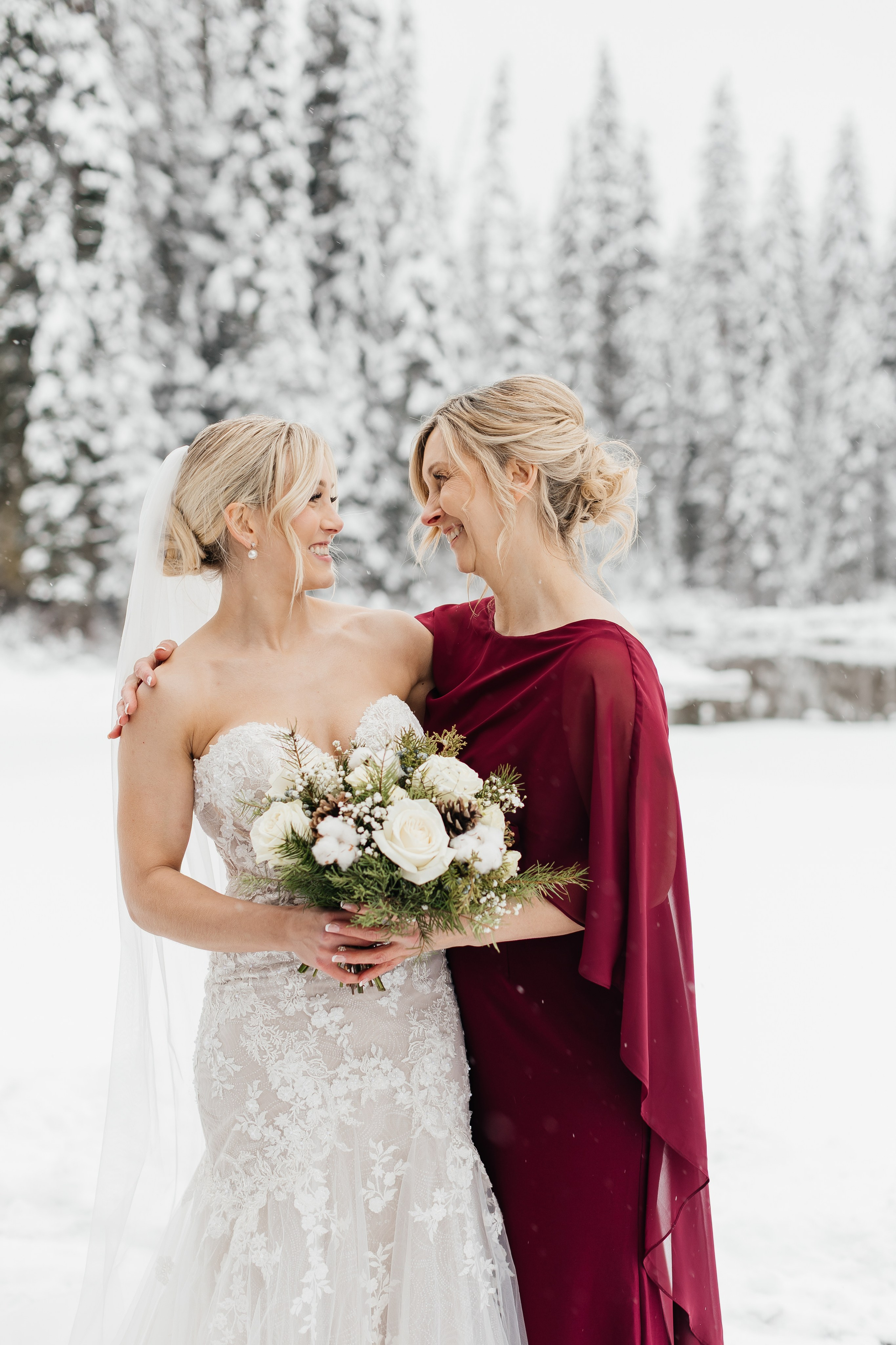 Winter wedding. Emerald lake lodge. Affordable Photographer in Calgary — Tetiana Shuhai