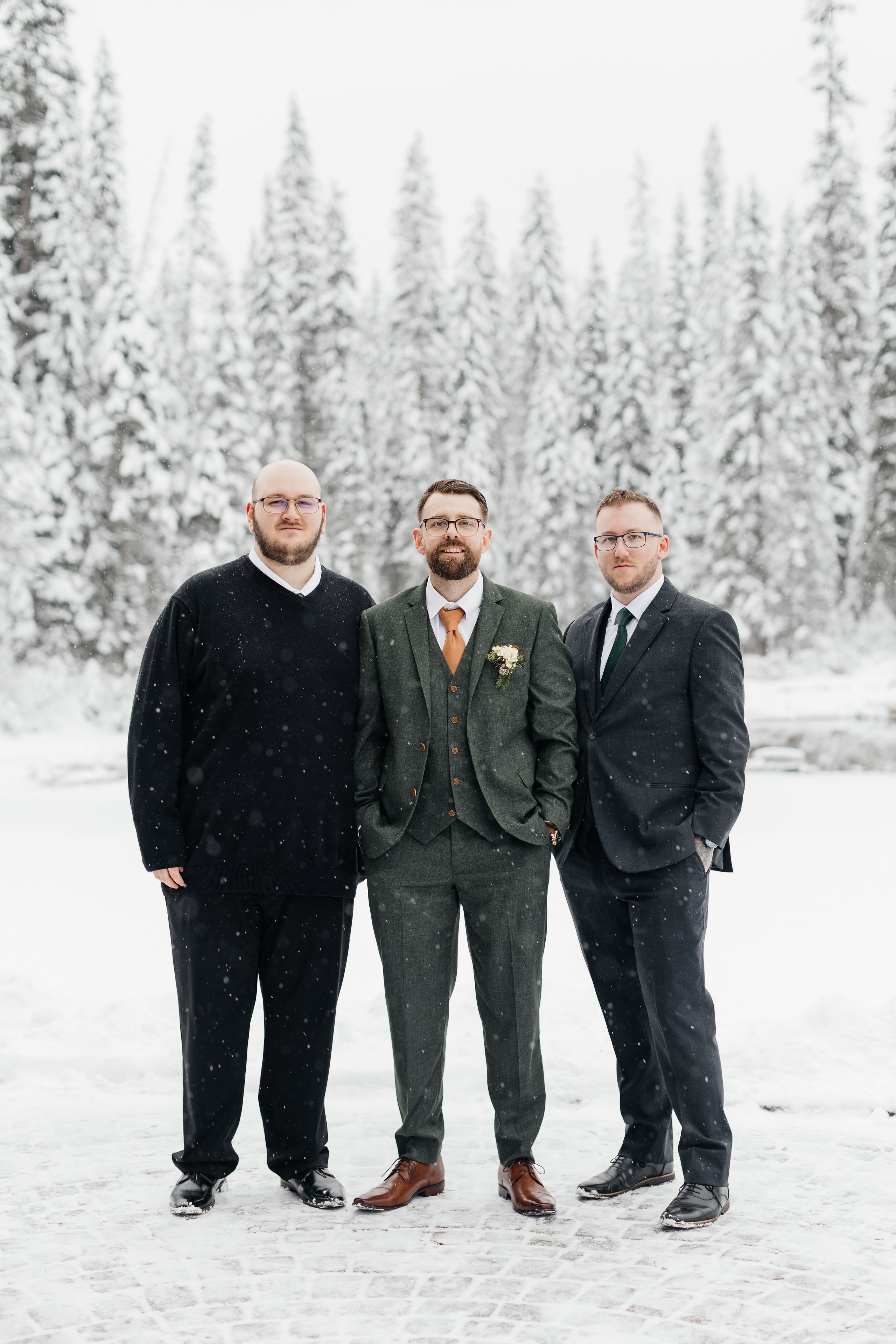 Winter wedding. Emerald lake lodge. Affordable Photographer in Calgary — Tetiana Shuhai