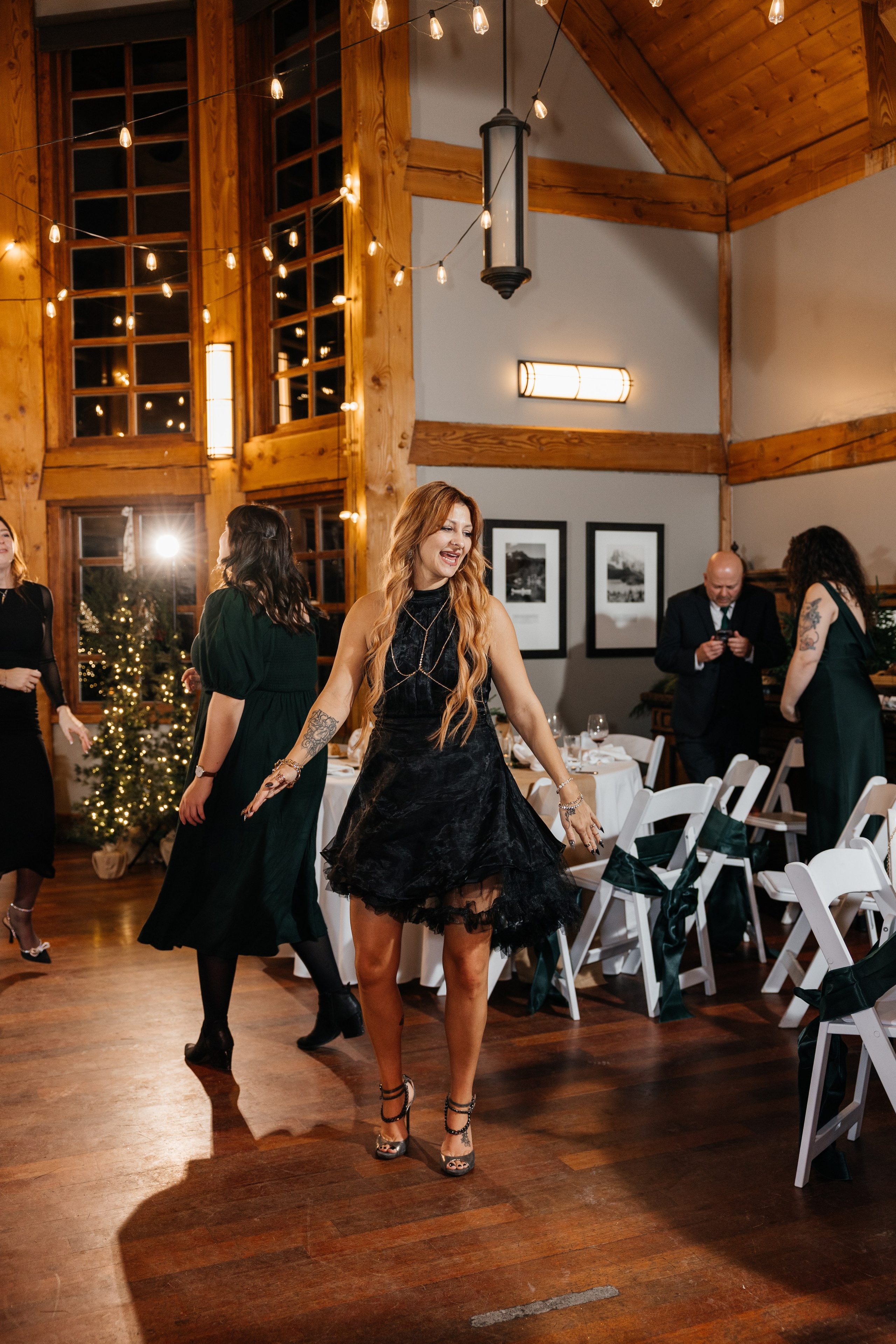Winter wedding. Emerald lake lodge. Affordable Photographer in Calgary — Tetiana Shuhai