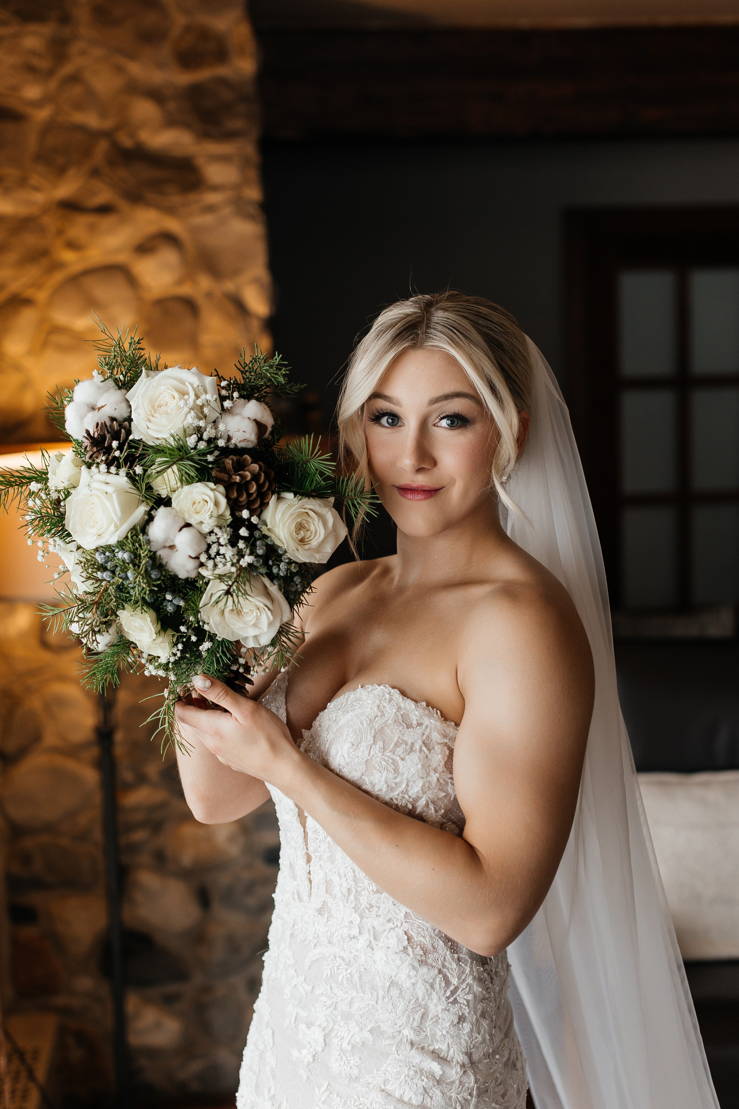 Winter wedding. Emerald lake lodge. Affordable Photographer in Calgary — Tetiana Shuhai