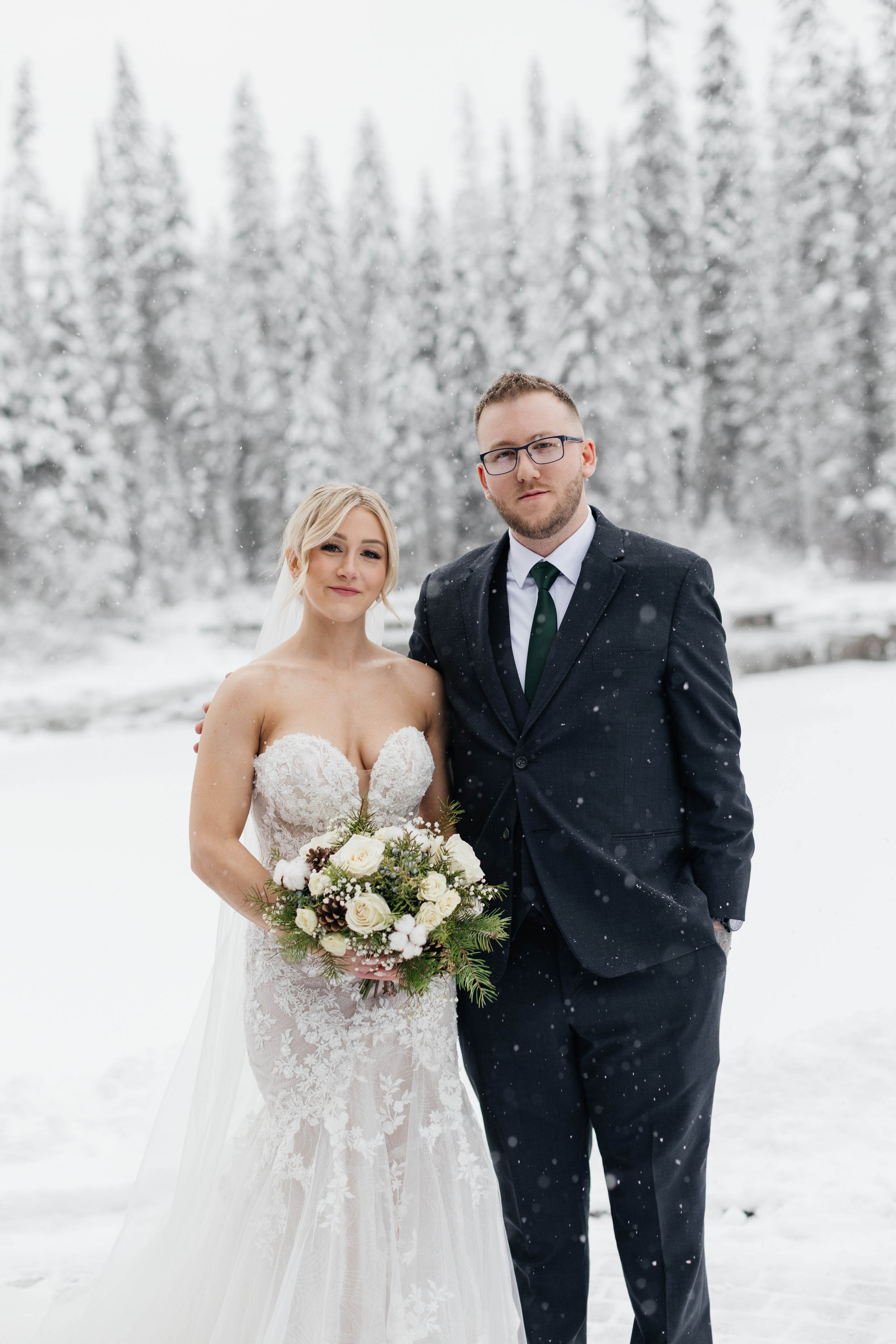 Winter wedding. Emerald lake lodge. Affordable Photographer in Calgary — Tetiana Shuhai