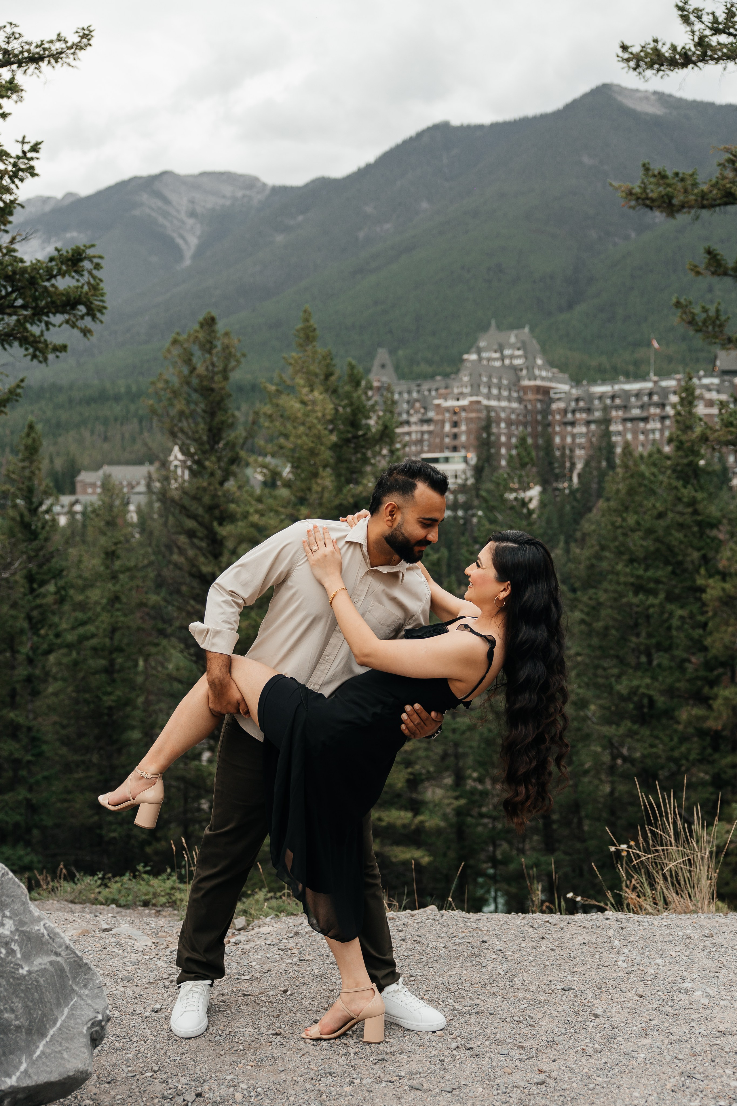 Top 7 Best Photoshoot Locations in Banff and Canmore for Families, Engagements, and Weddings