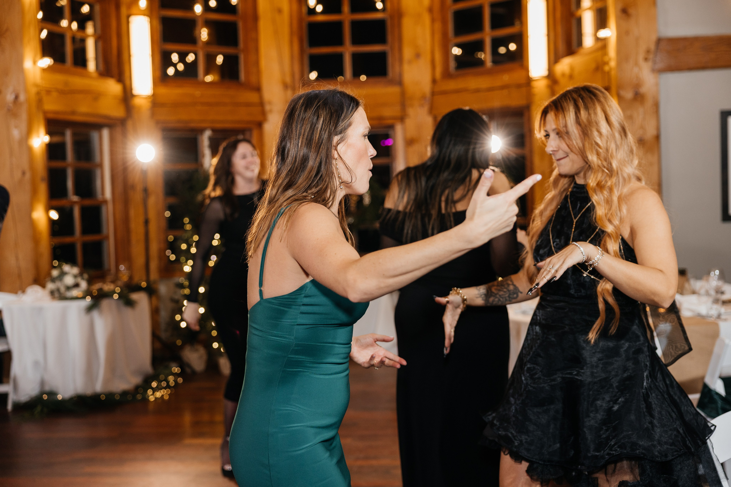 Winter wedding. Emerald lake lodge. Affordable Photographer in Calgary — Tetiana Shuhai