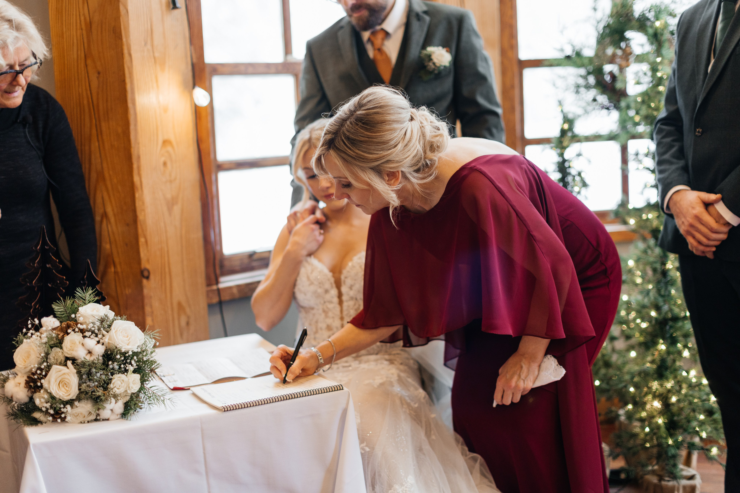 Winter wedding. Emerald lake lodge. Affordable Photographer in Calgary — Tetiana Shuhai