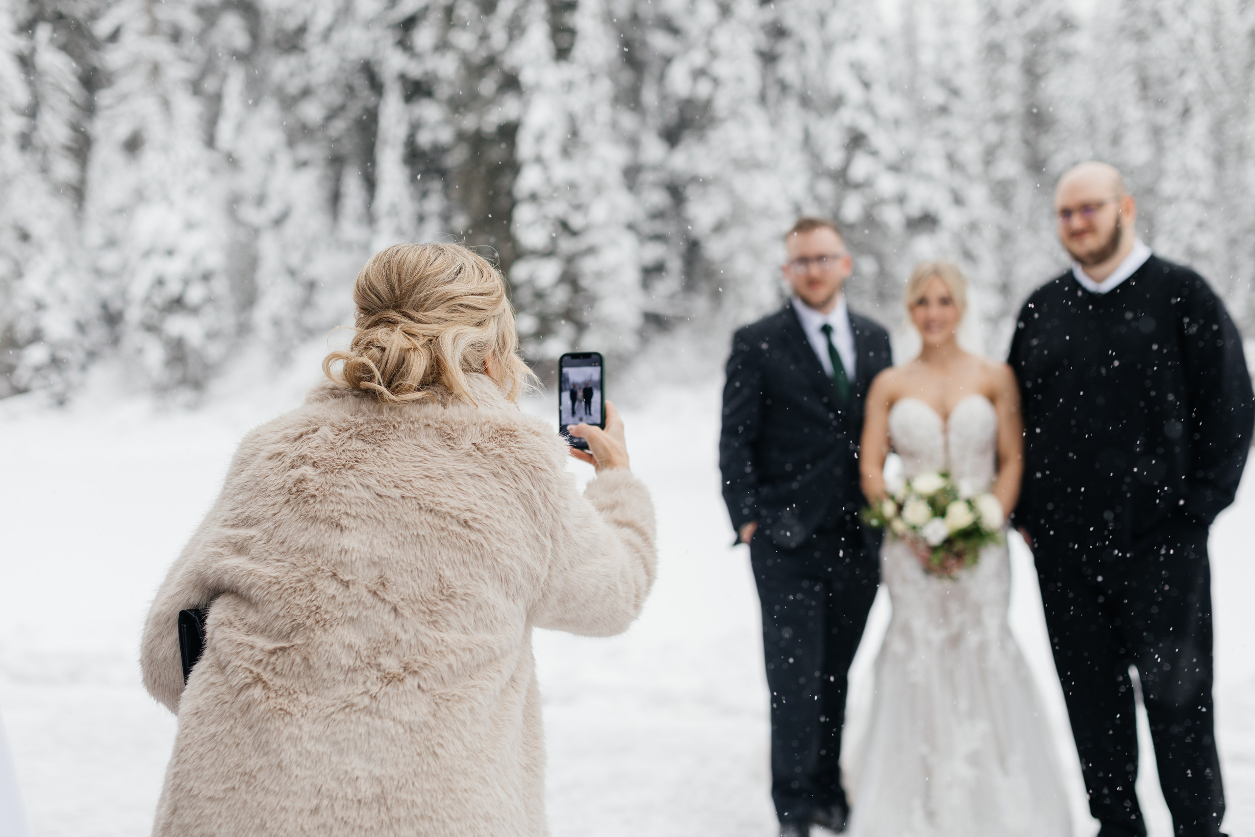 Winter wedding. Emerald lake lodge. Affordable Photographer in Calgary — Tetiana Shuhai