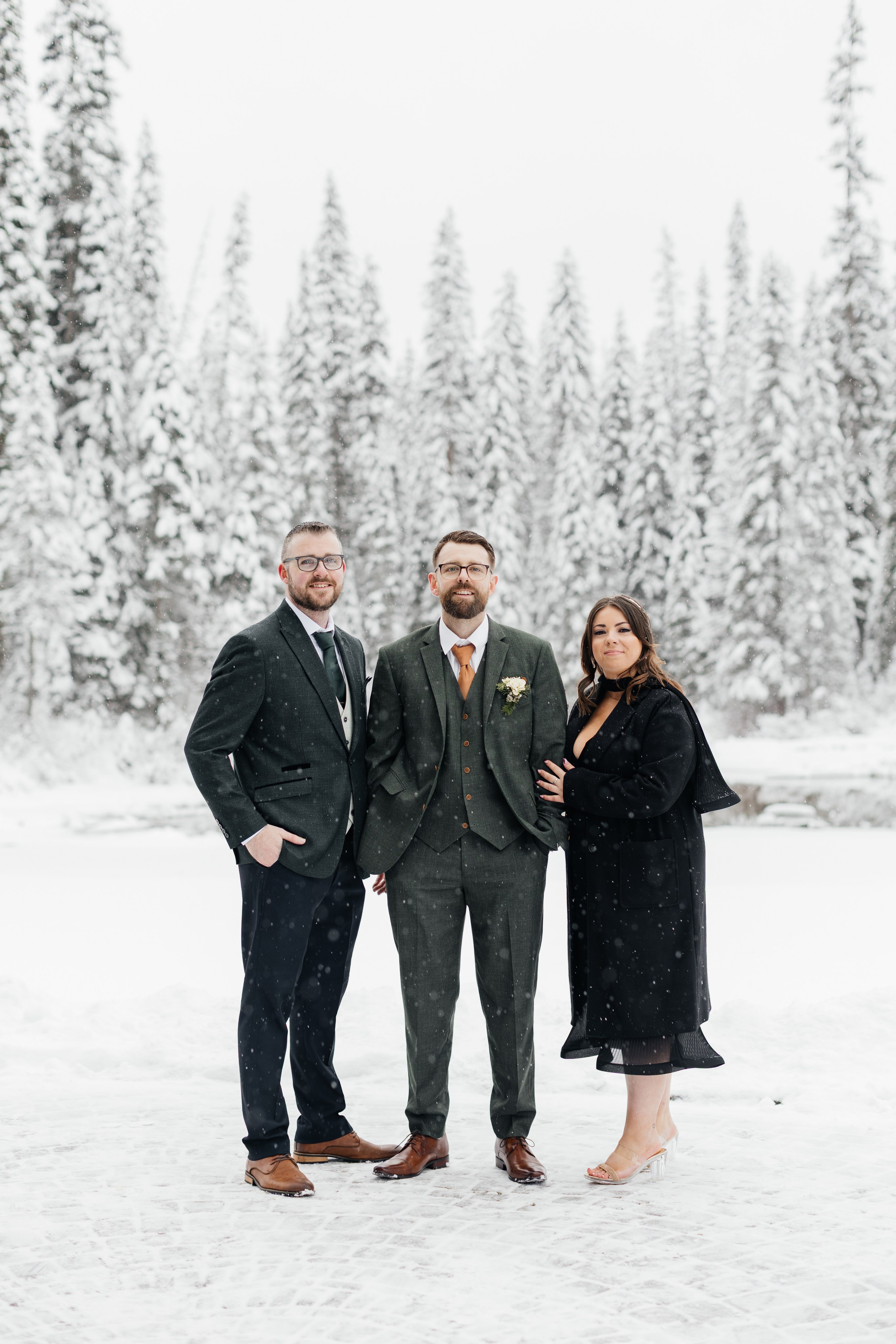 Winter wedding. Emerald lake lodge. Affordable Photographer in Calgary — Tetiana Shuhai