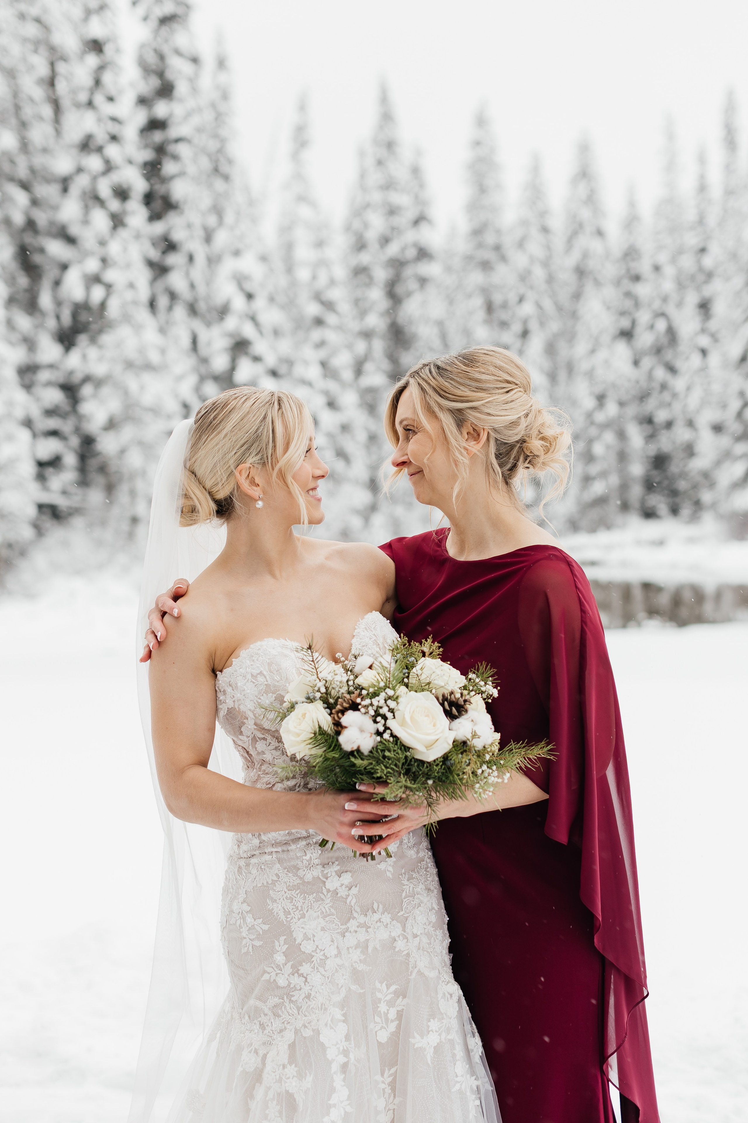 Winter wedding. Emerald lake lodge. Affordable Photographer in Calgary — Tetiana Shuhai