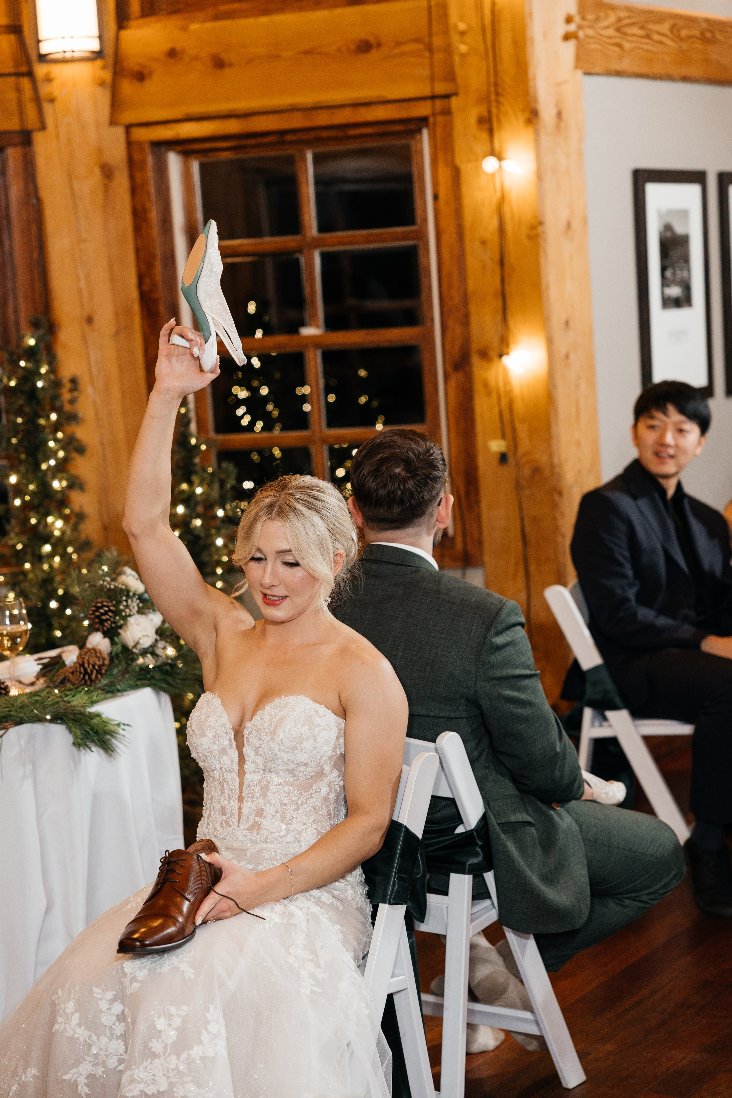 Winter wedding. Emerald lake lodge. Affordable Photographer in Calgary — Tetiana Shuhai