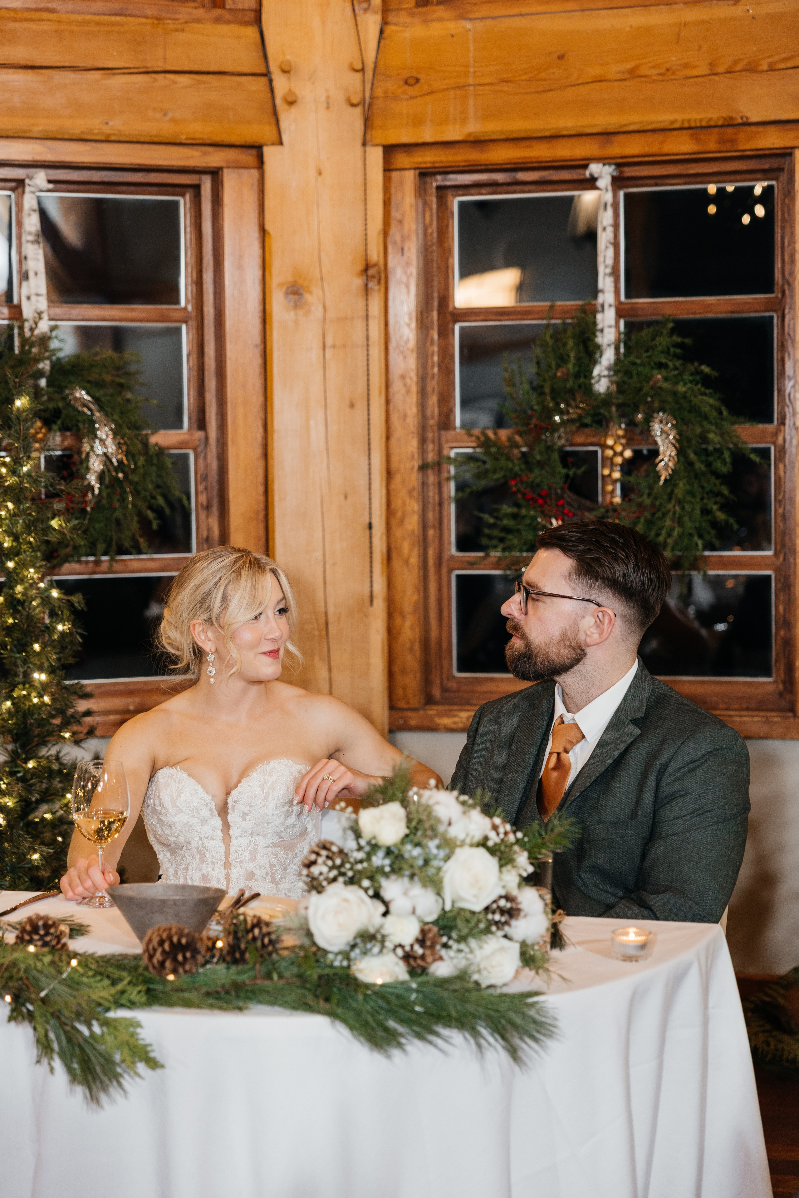 Winter wedding. Emerald lake lodge. Affordable Photographer in Calgary — Tetiana Shuhai
