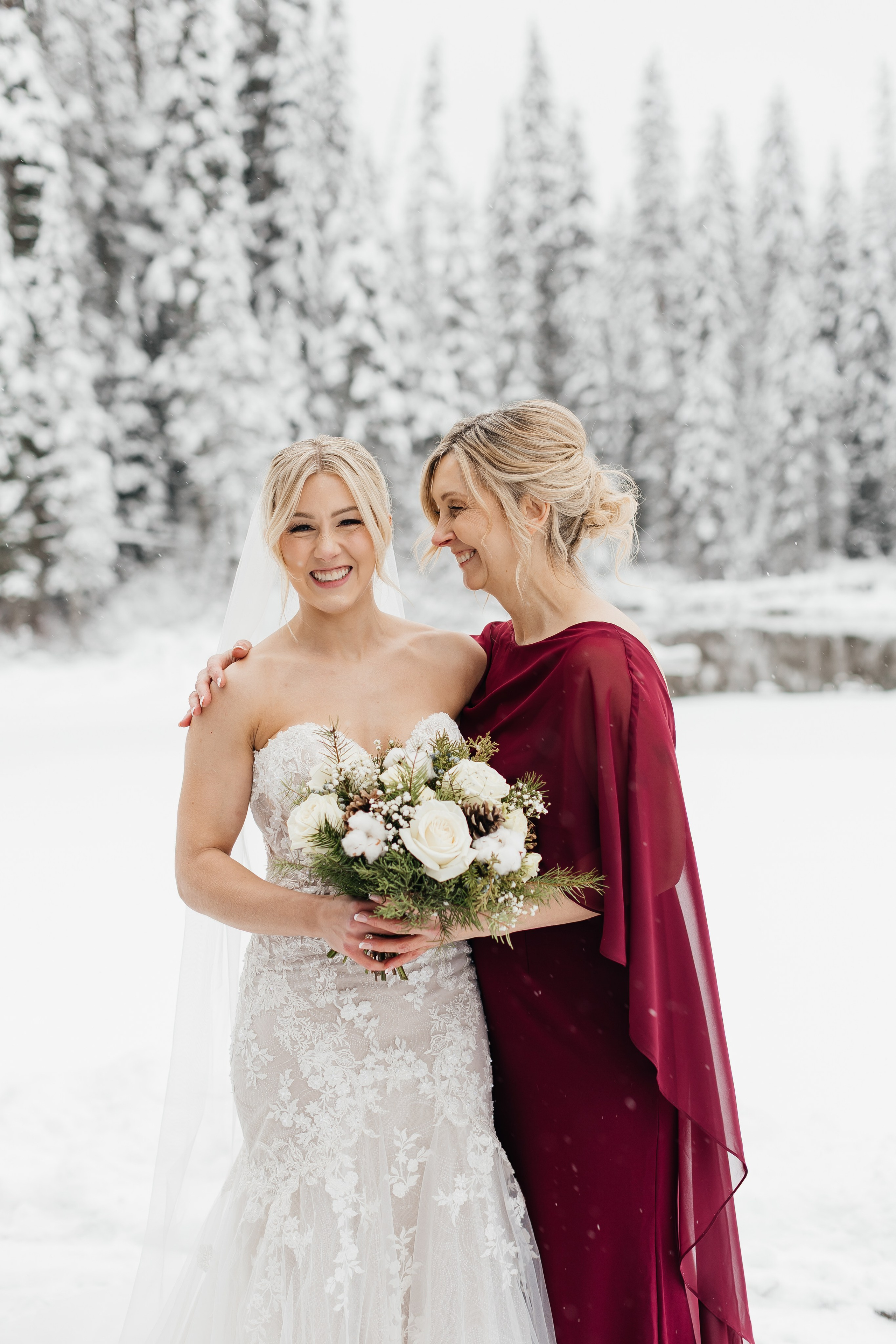 Winter wedding. Emerald lake lodge. Affordable Photographer in Calgary — Tetiana Shuhai