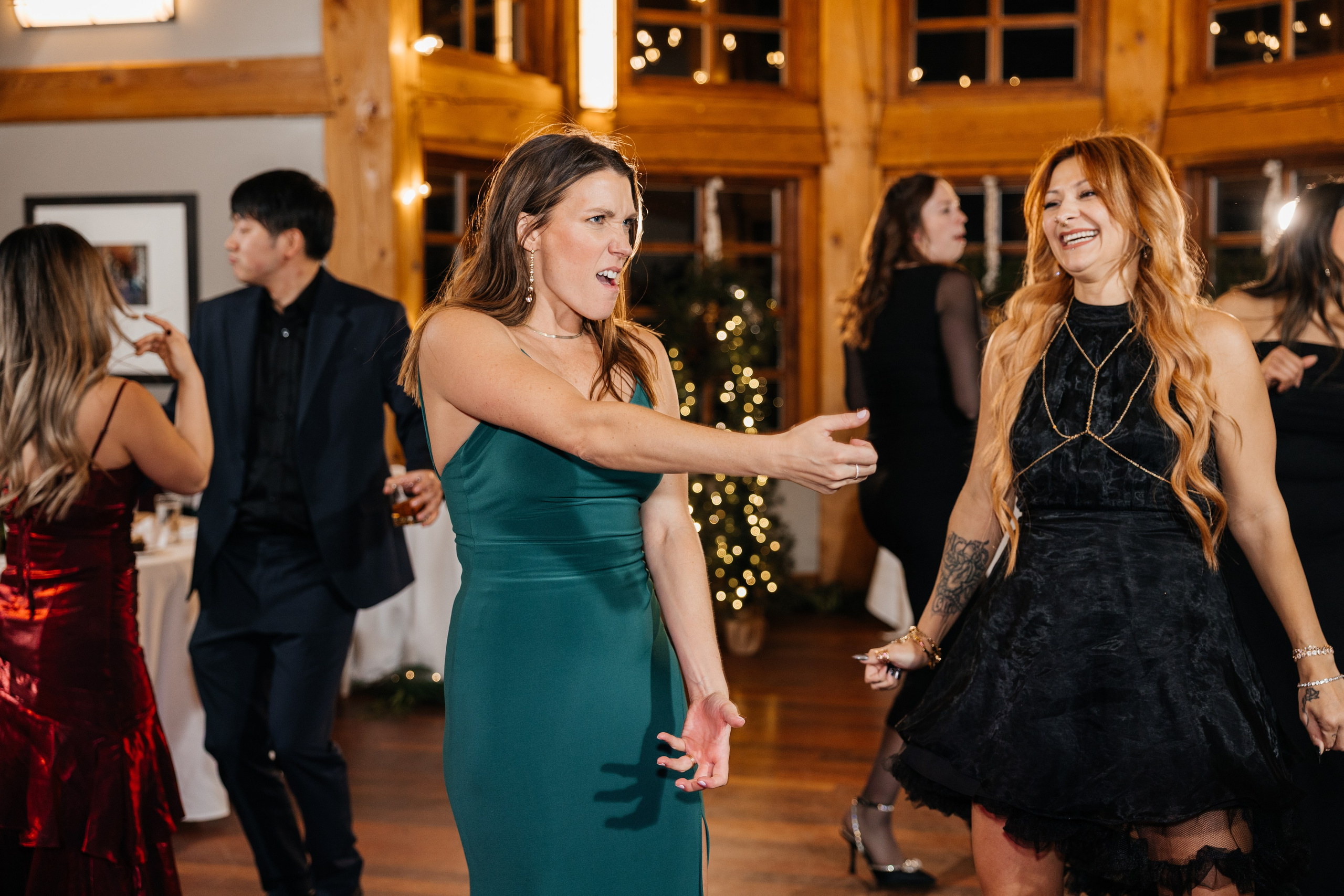 Winter wedding. Emerald lake lodge. Affordable Photographer in Calgary — Tetiana Shuhai