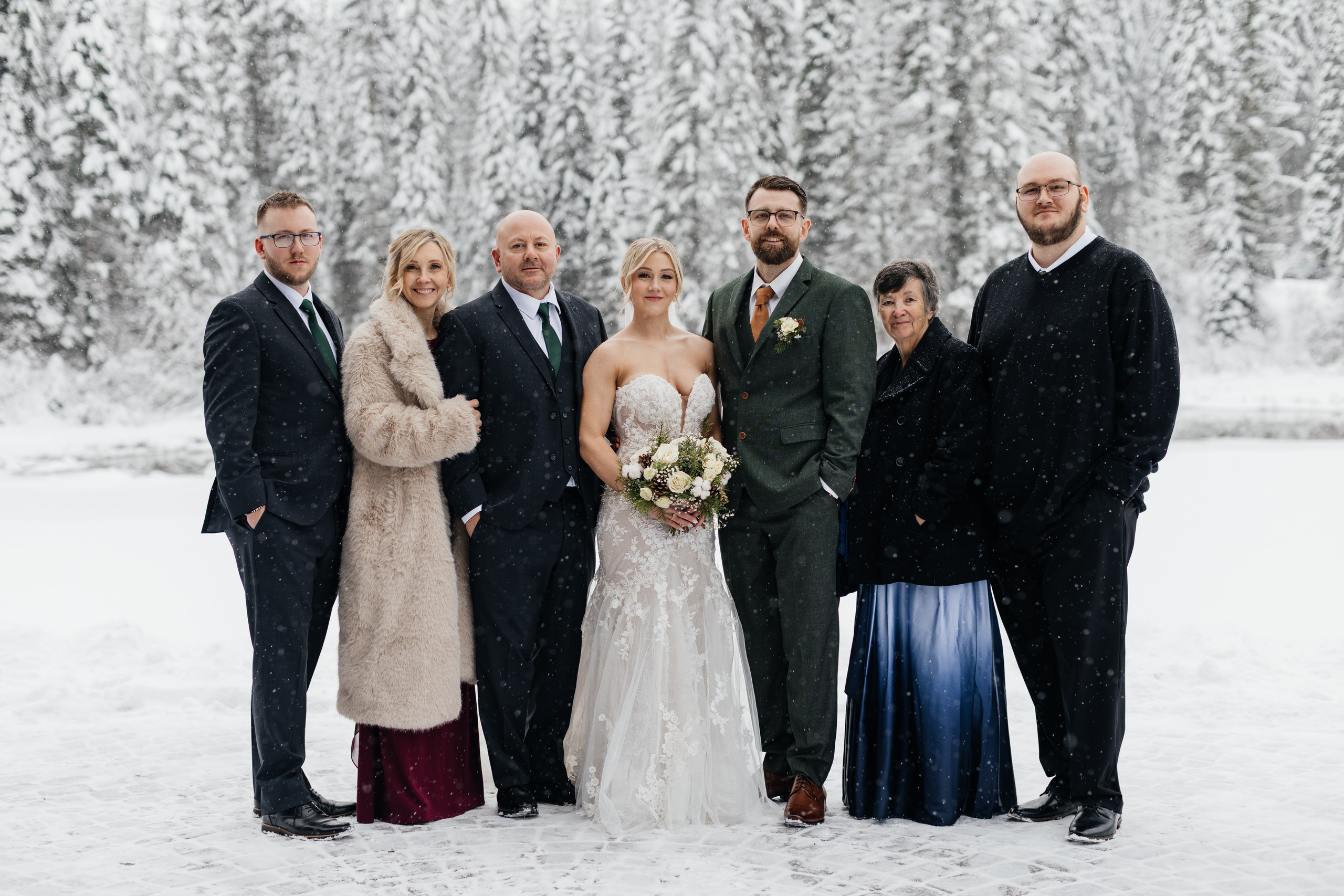 Winter wedding. Emerald lake lodge. Affordable Photographer in Calgary — Tetiana Shuhai