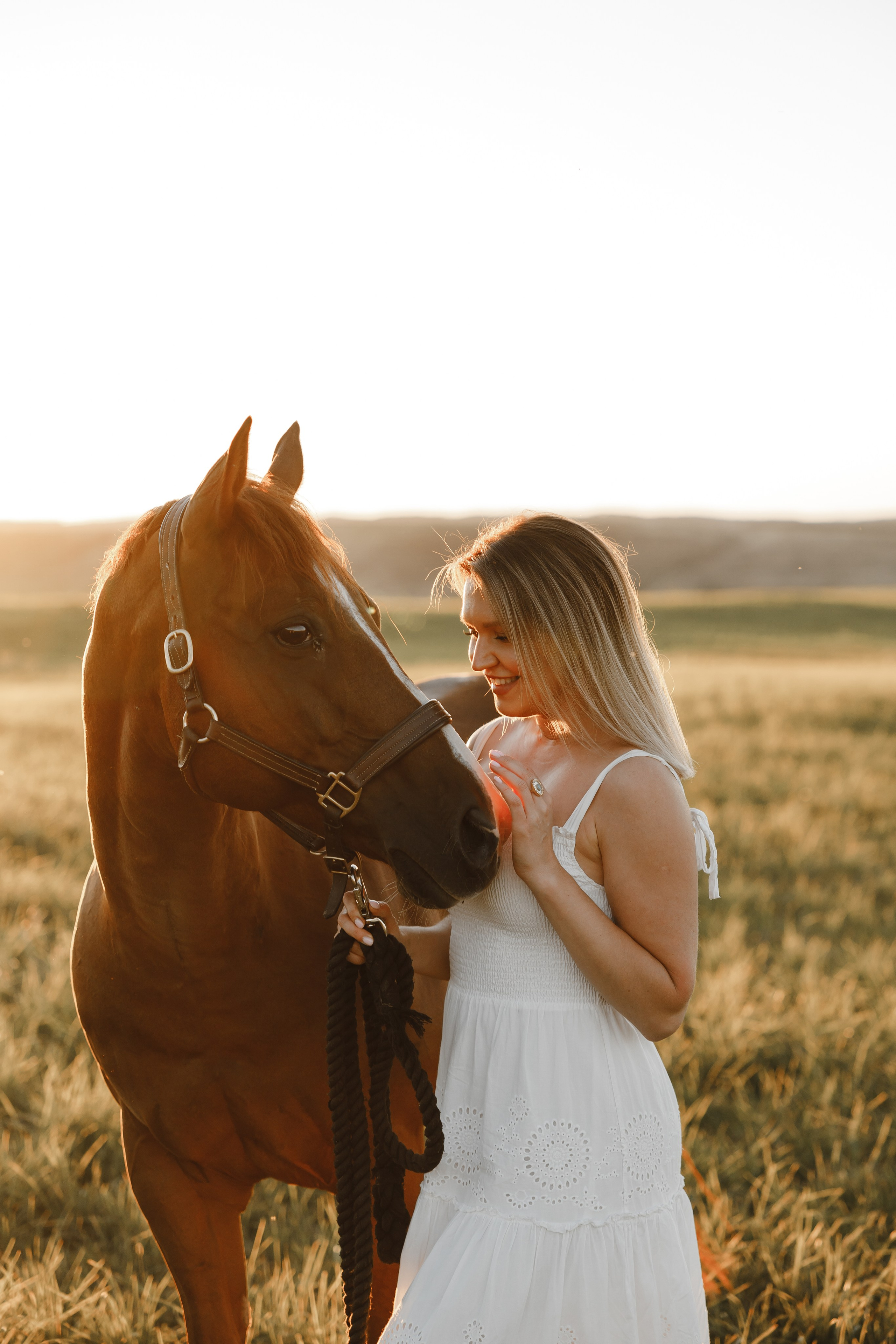 Maria. Sunset photoshoot with hourse