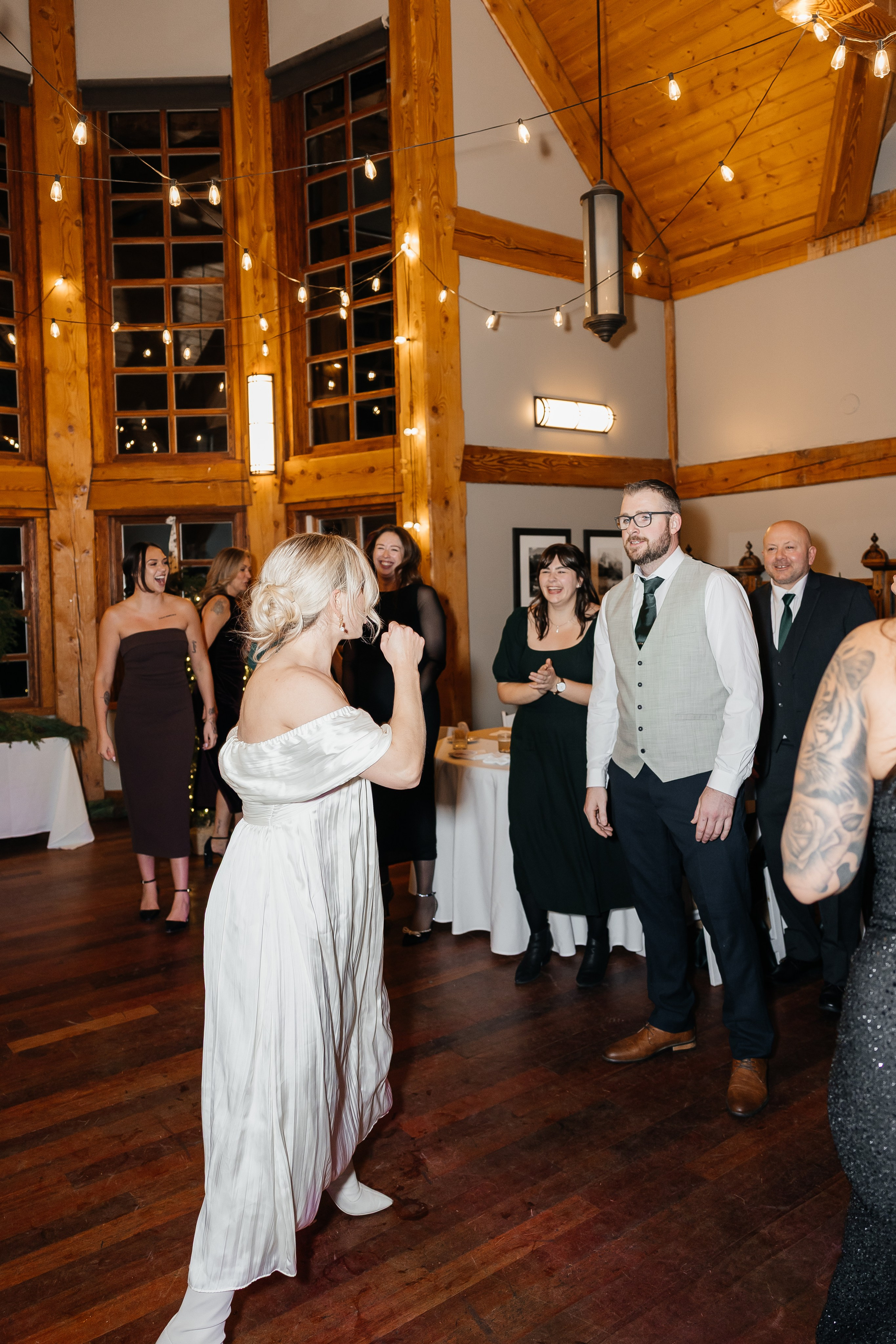 Winter wedding. Emerald lake lodge. Affordable Photographer in Calgary — Tetiana Shuhai