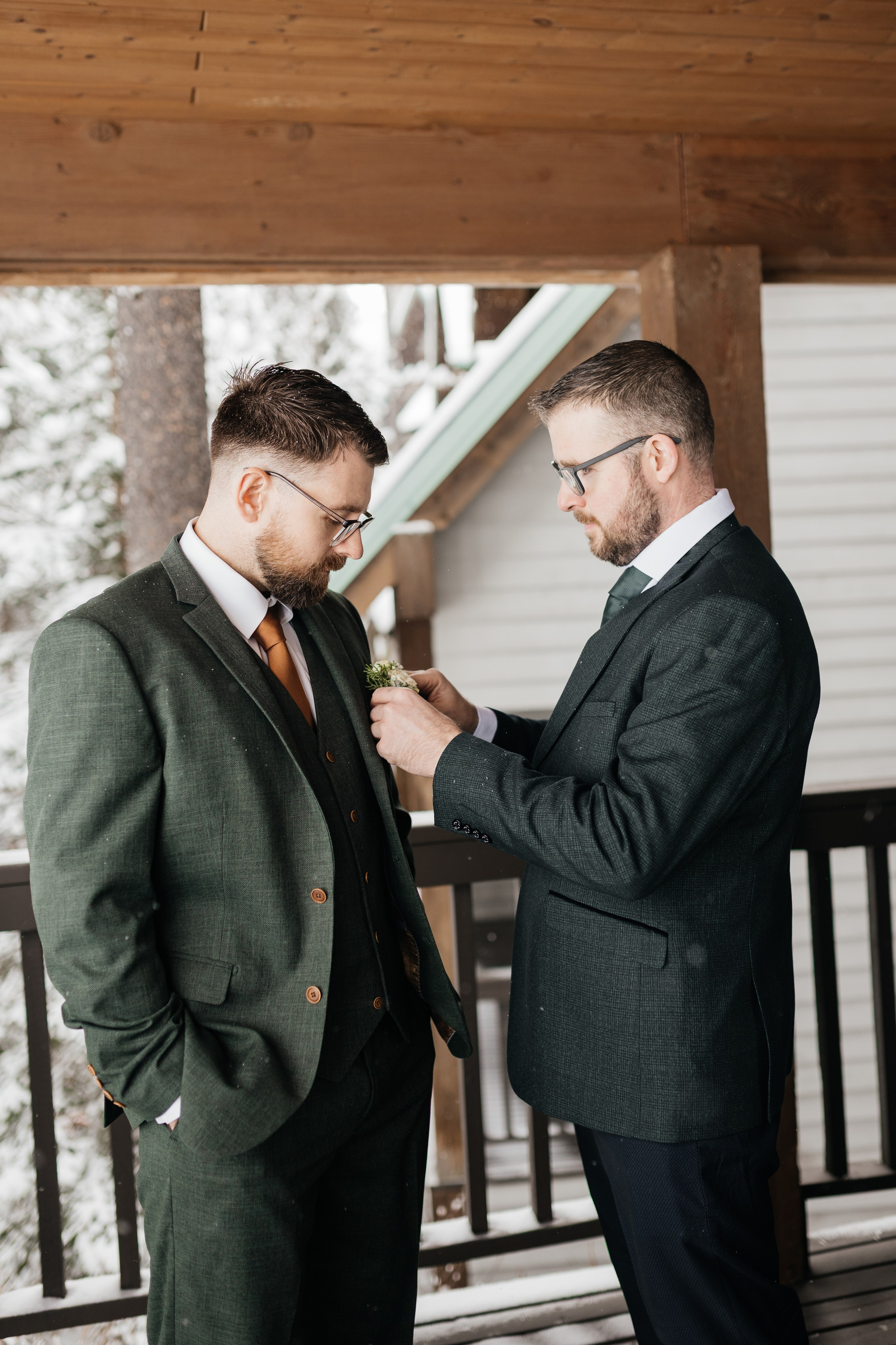Winter wedding. Emerald lake lodge. Affordable Photographer in Calgary — Tetiana Shuhai