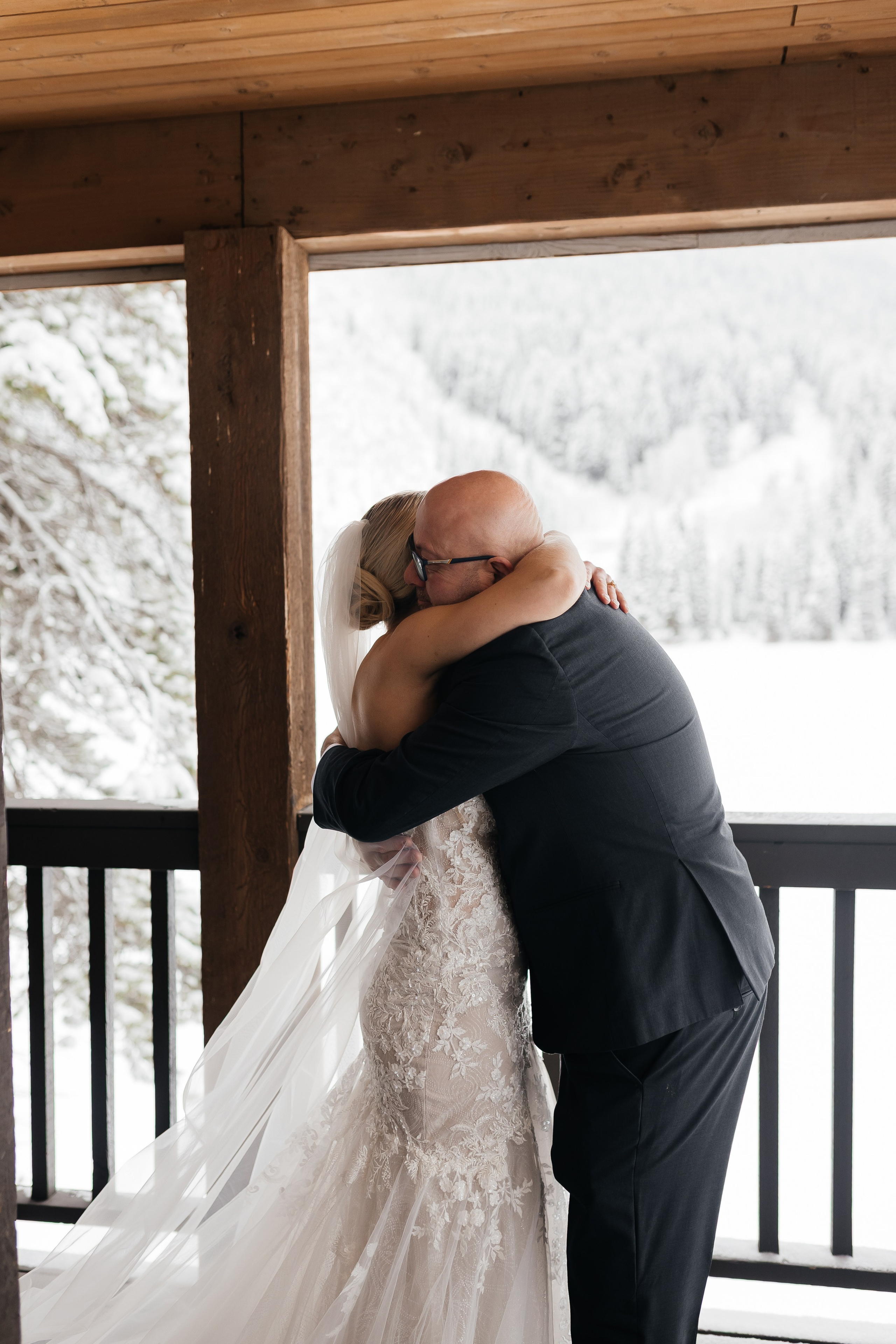 Winter wedding. Emerald lake lodge. Affordable Photographer in Calgary — Tetiana Shuhai