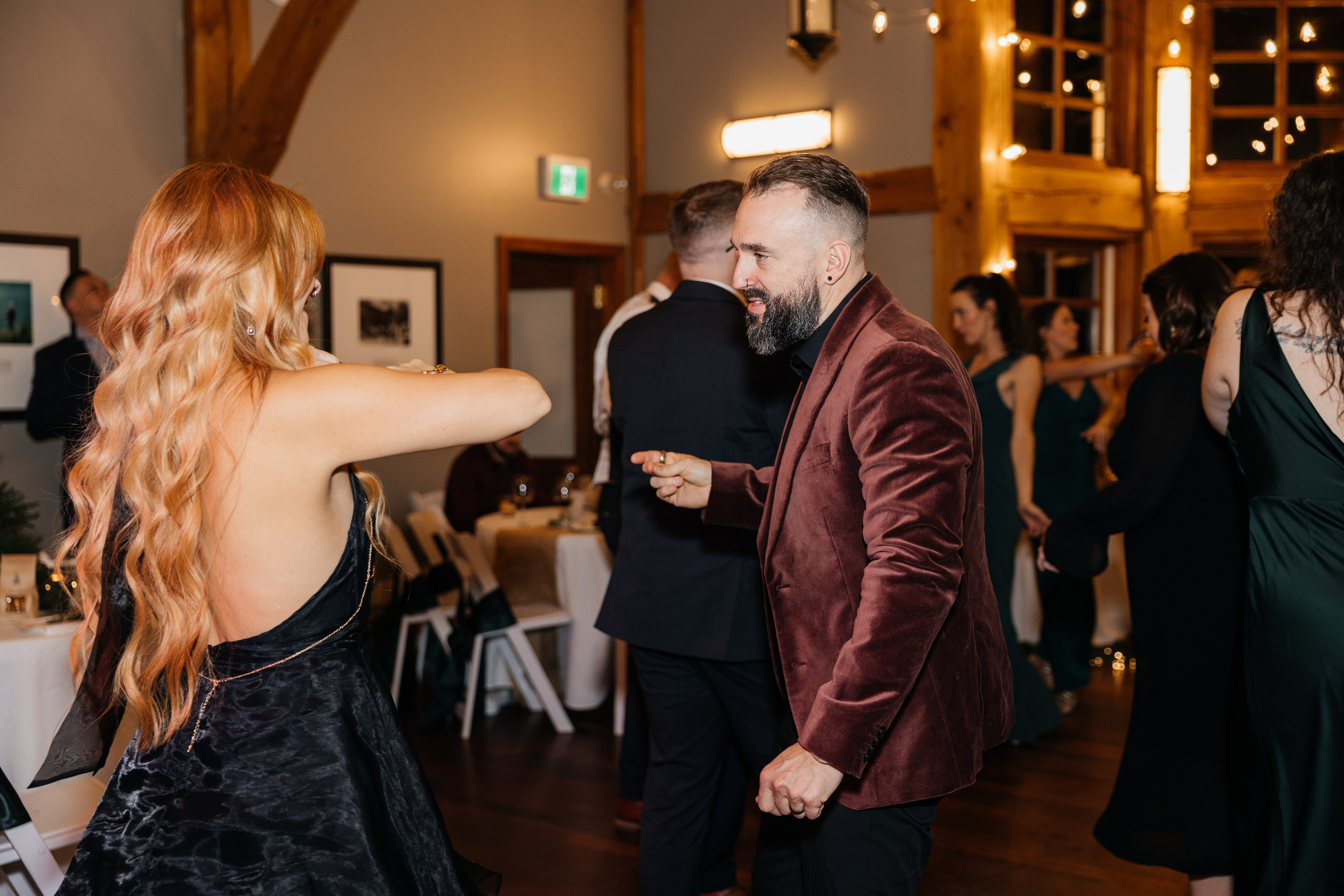 Winter wedding. Emerald lake lodge. Affordable Photographer in Calgary — Tetiana Shuhai