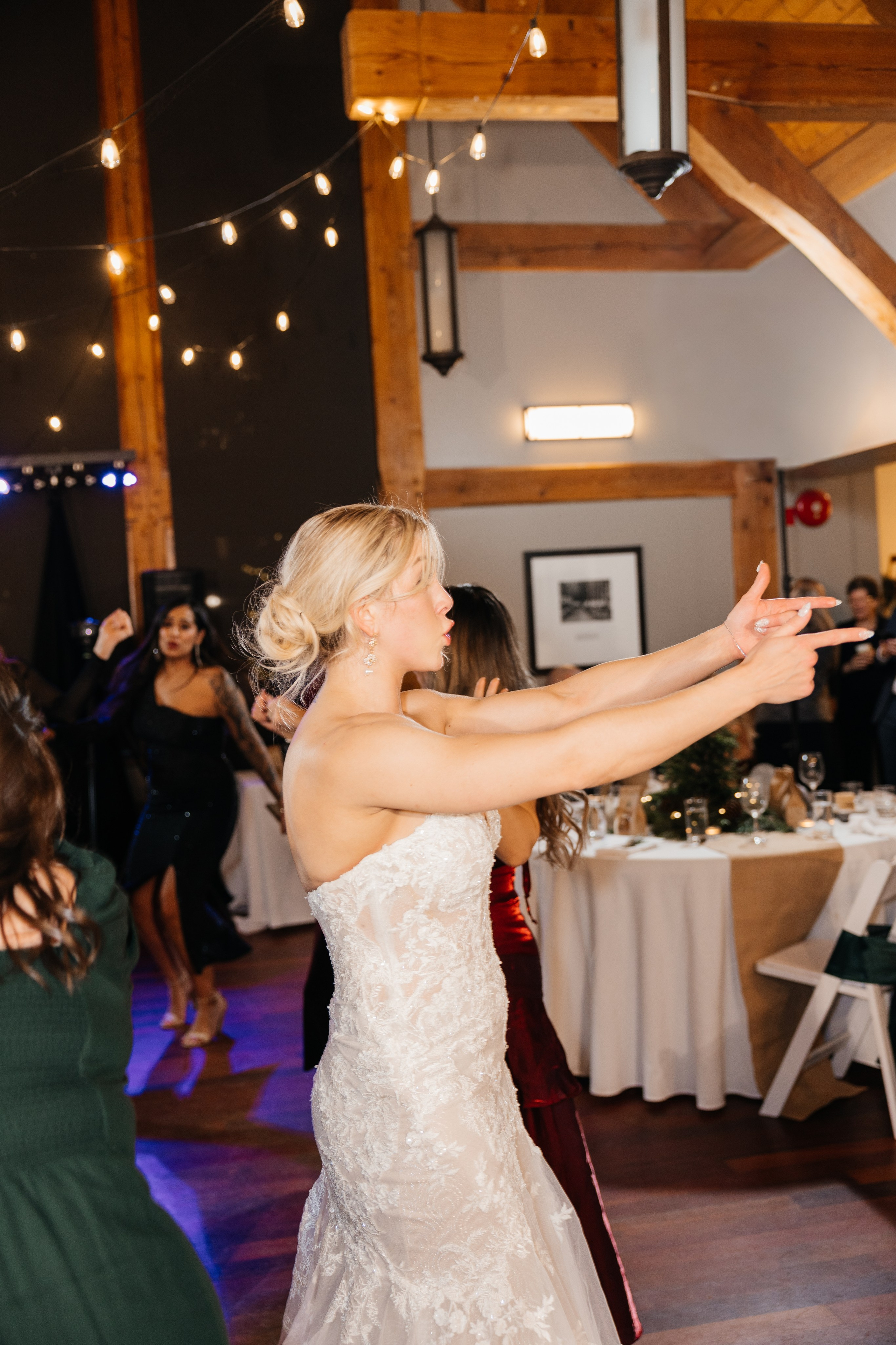 Winter wedding. Emerald lake lodge. Affordable Photographer in Calgary — Tetiana Shuhai
