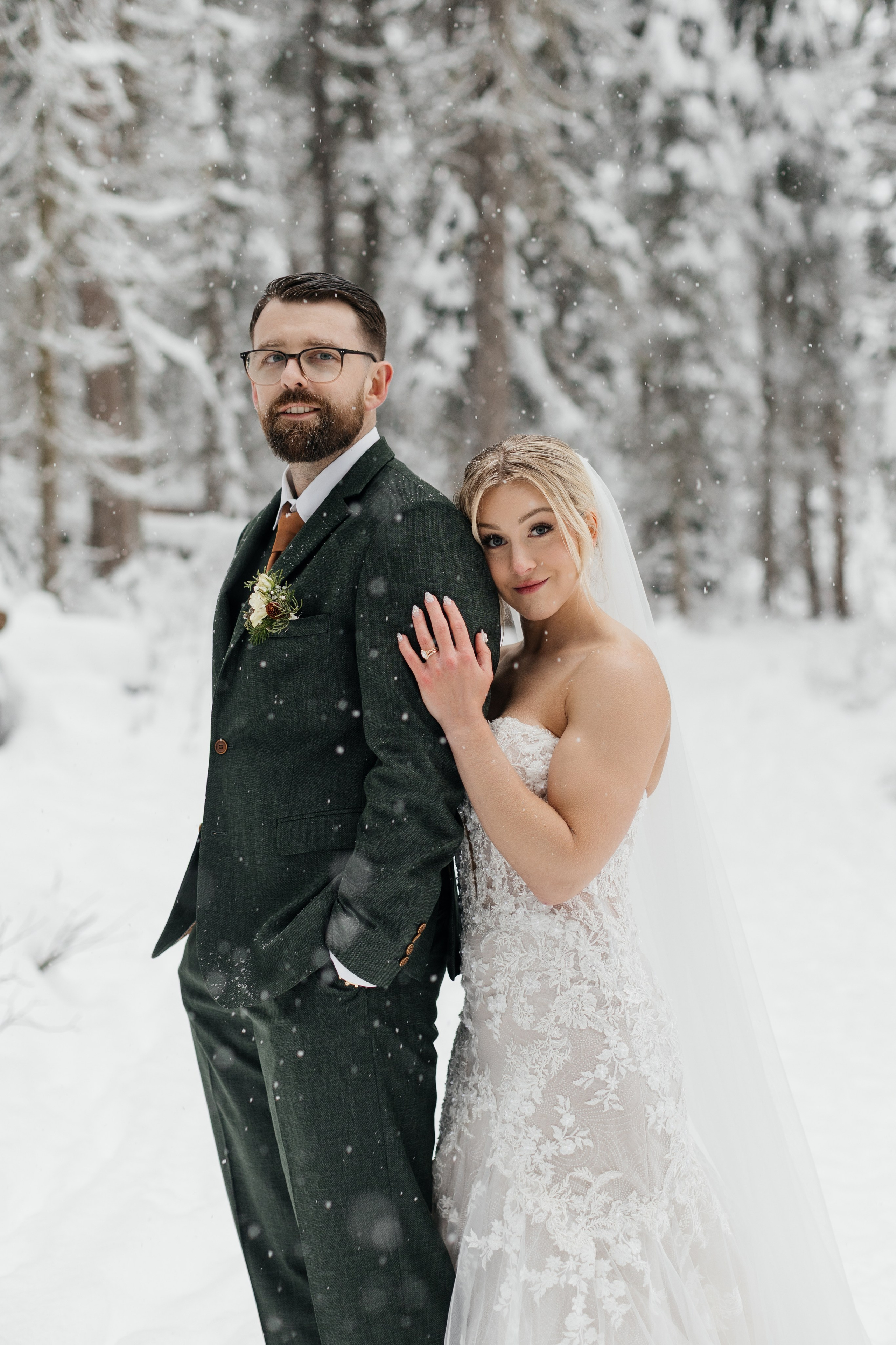 Winter wedding. Emerald lake lodge. Affordable Photographer in Calgary — Tetiana Shuhai