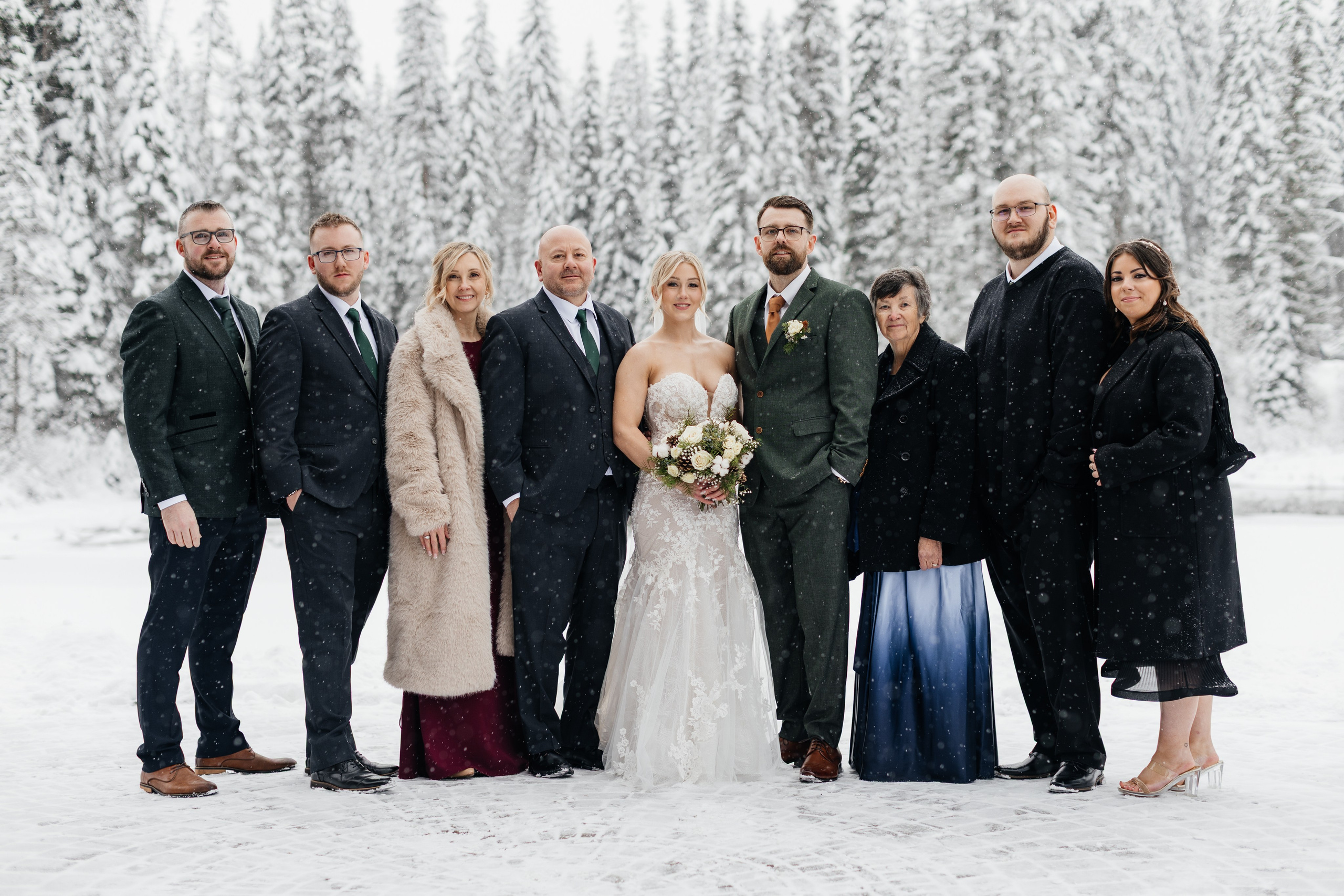 Winter wedding. Emerald lake lodge. Affordable Photographer in Calgary — Tetiana Shuhai