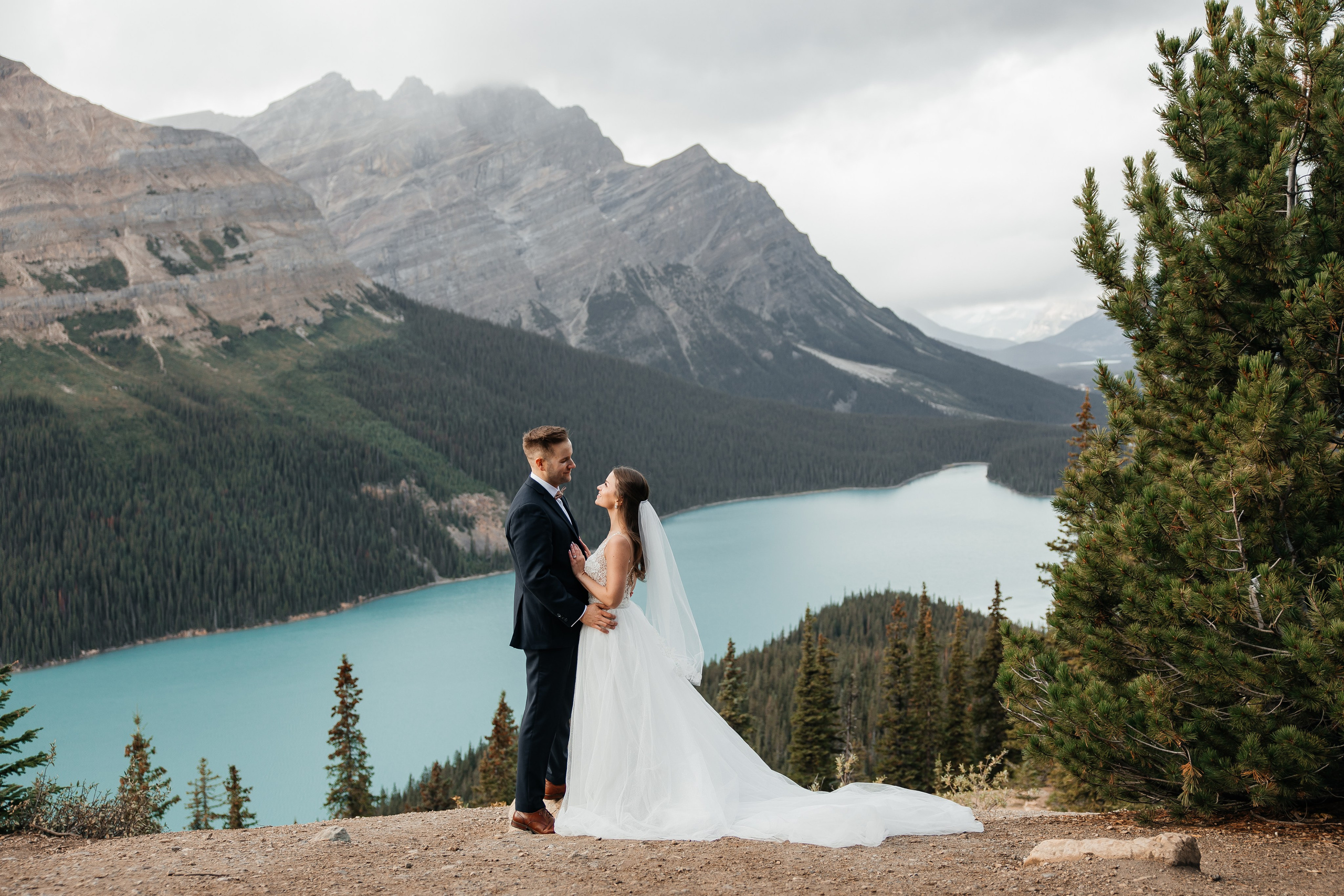 Top 7 Best Photoshoot Locations in Banff and Canmore for Families, Engagements, and Weddings