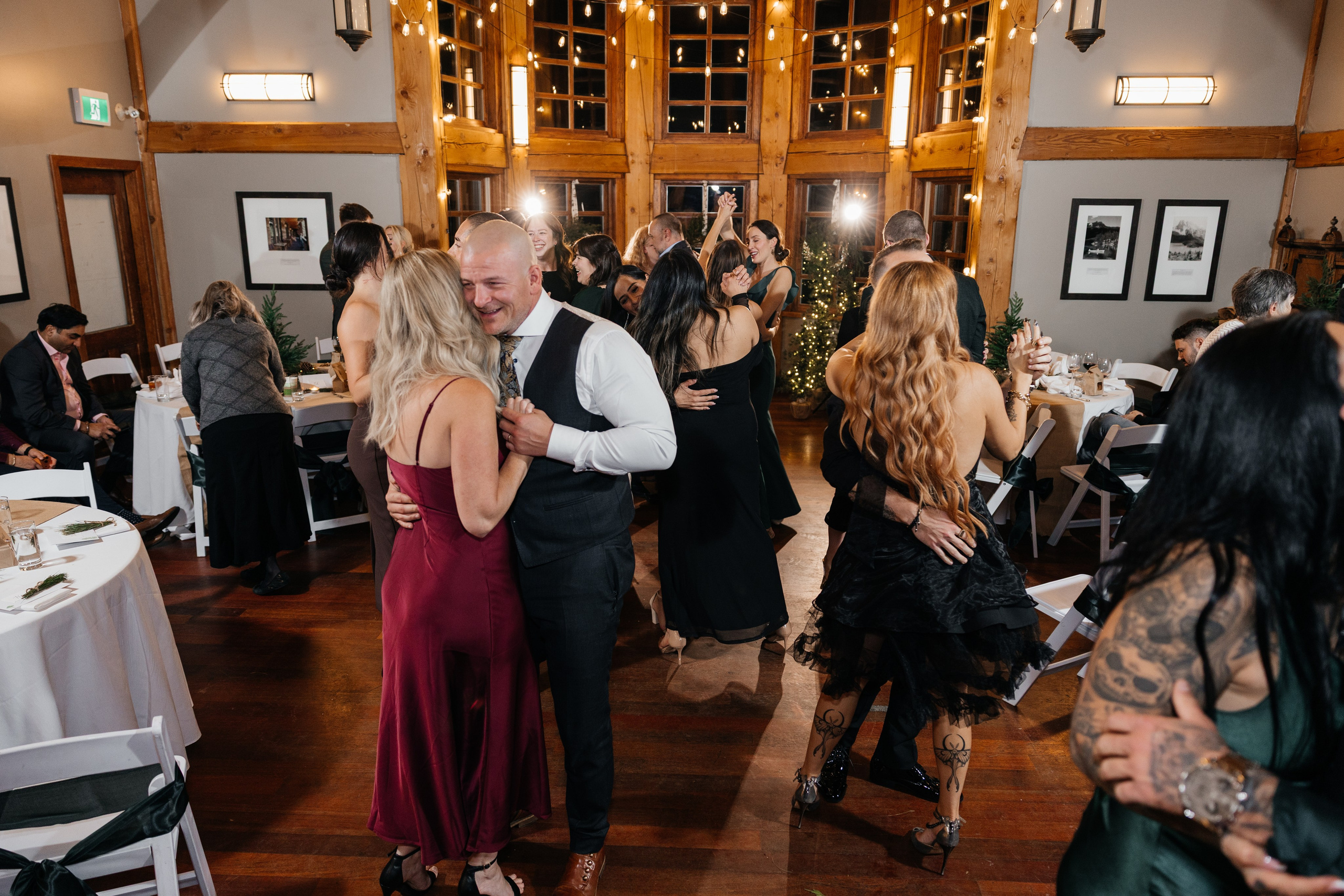 Winter wedding. Emerald lake lodge. Affordable Photographer in Calgary — Tetiana Shuhai