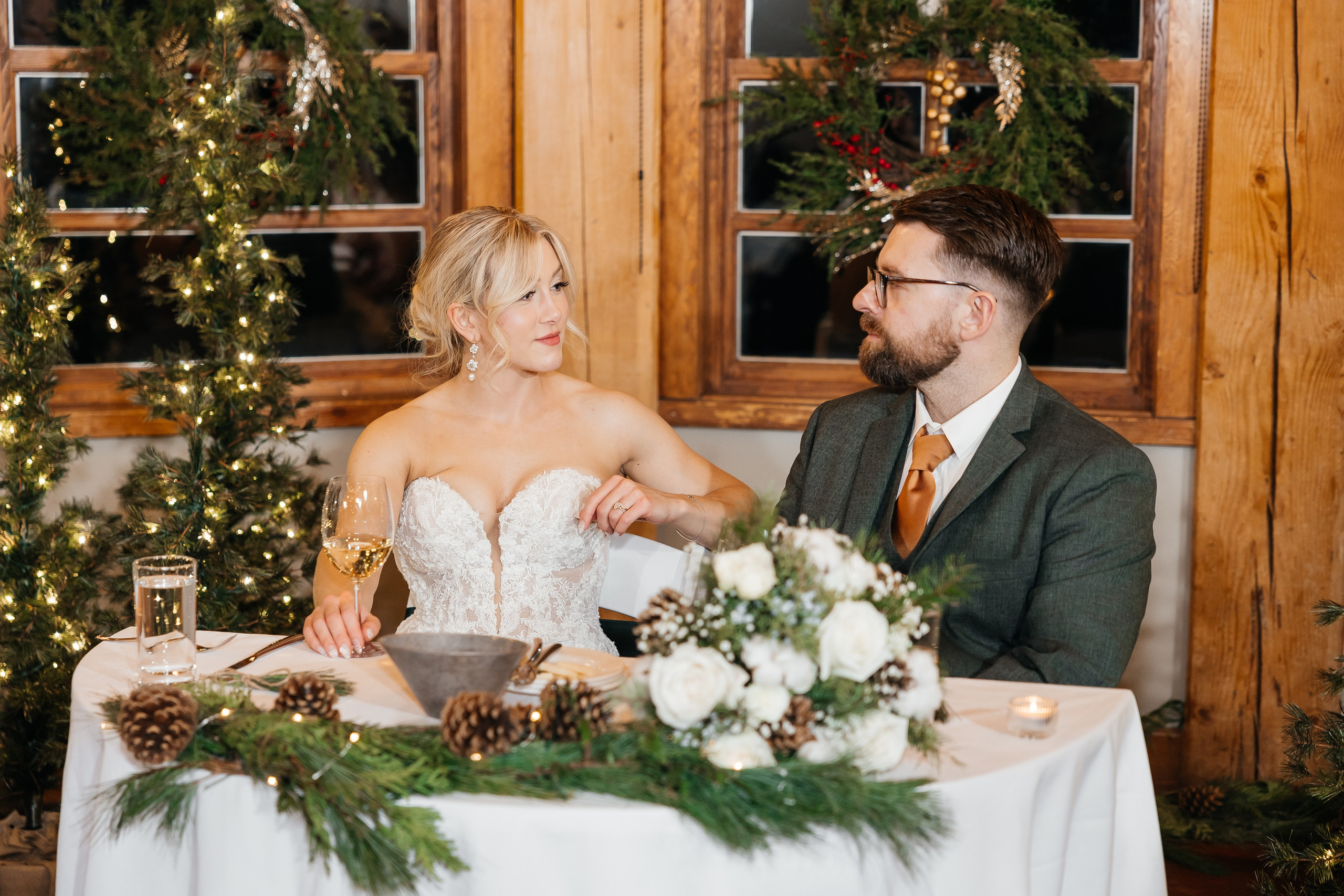 Winter wedding. Emerald lake lodge. Affordable Photographer in Calgary — Tetiana Shuhai