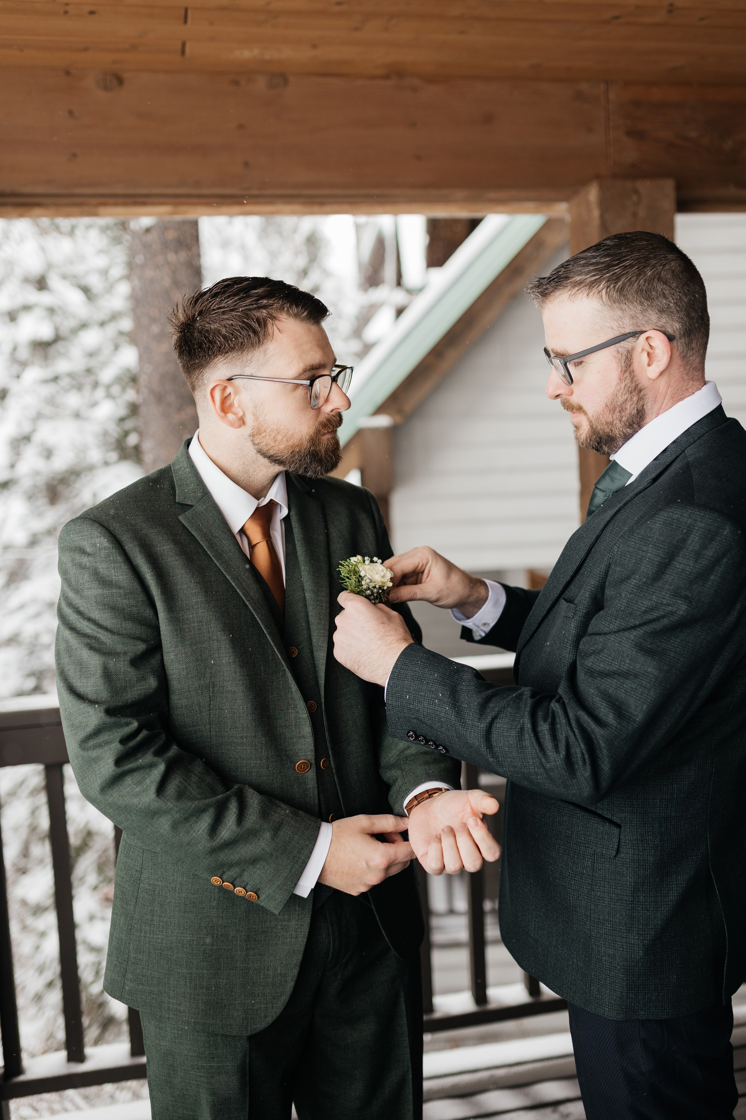 Winter wedding. Emerald lake lodge. Affordable Photographer in Calgary — Tetiana Shuhai