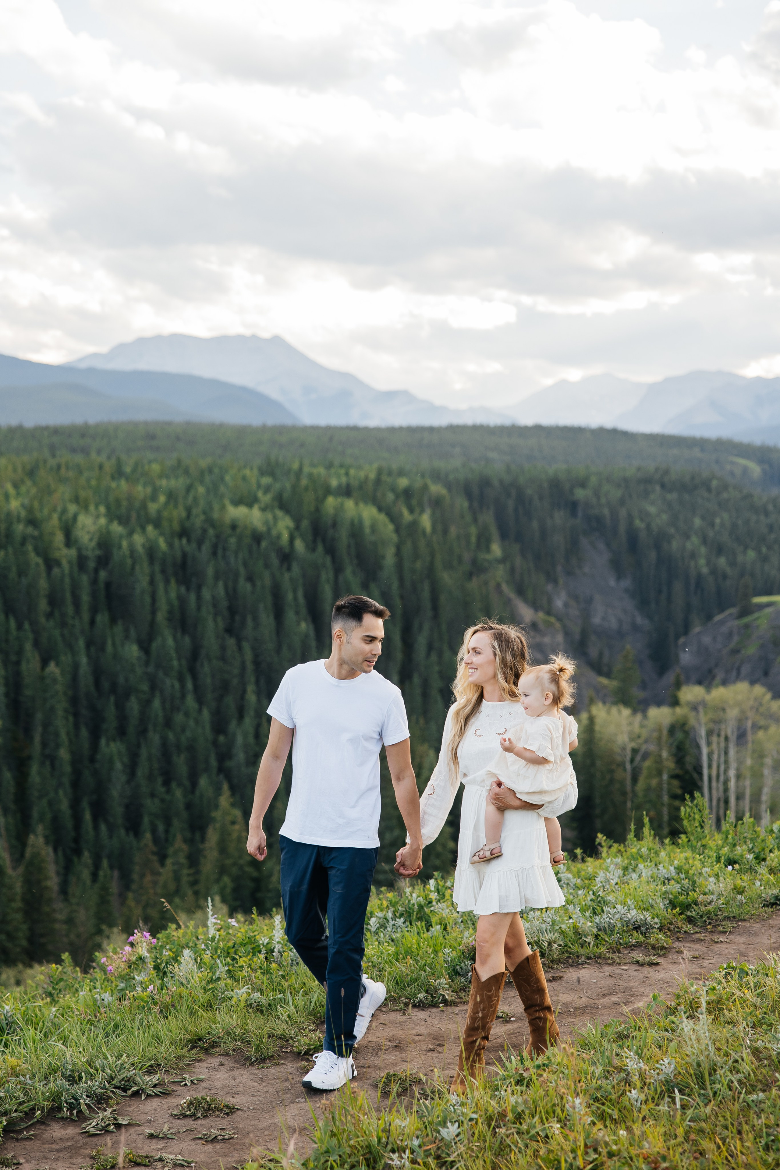 Family. Bighorh lookout