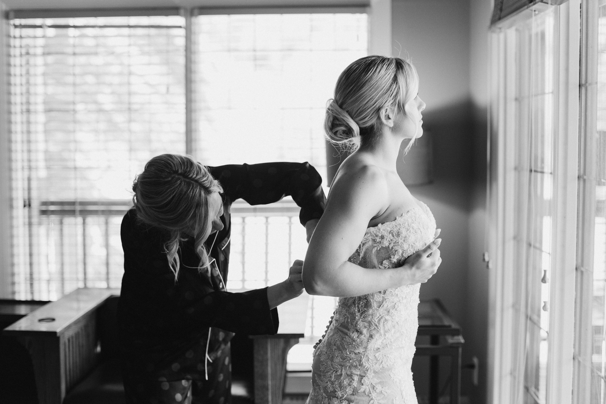 Winter wedding. Emerald lake lodge. Affordable Photographer in Calgary — Tetiana Shuhai