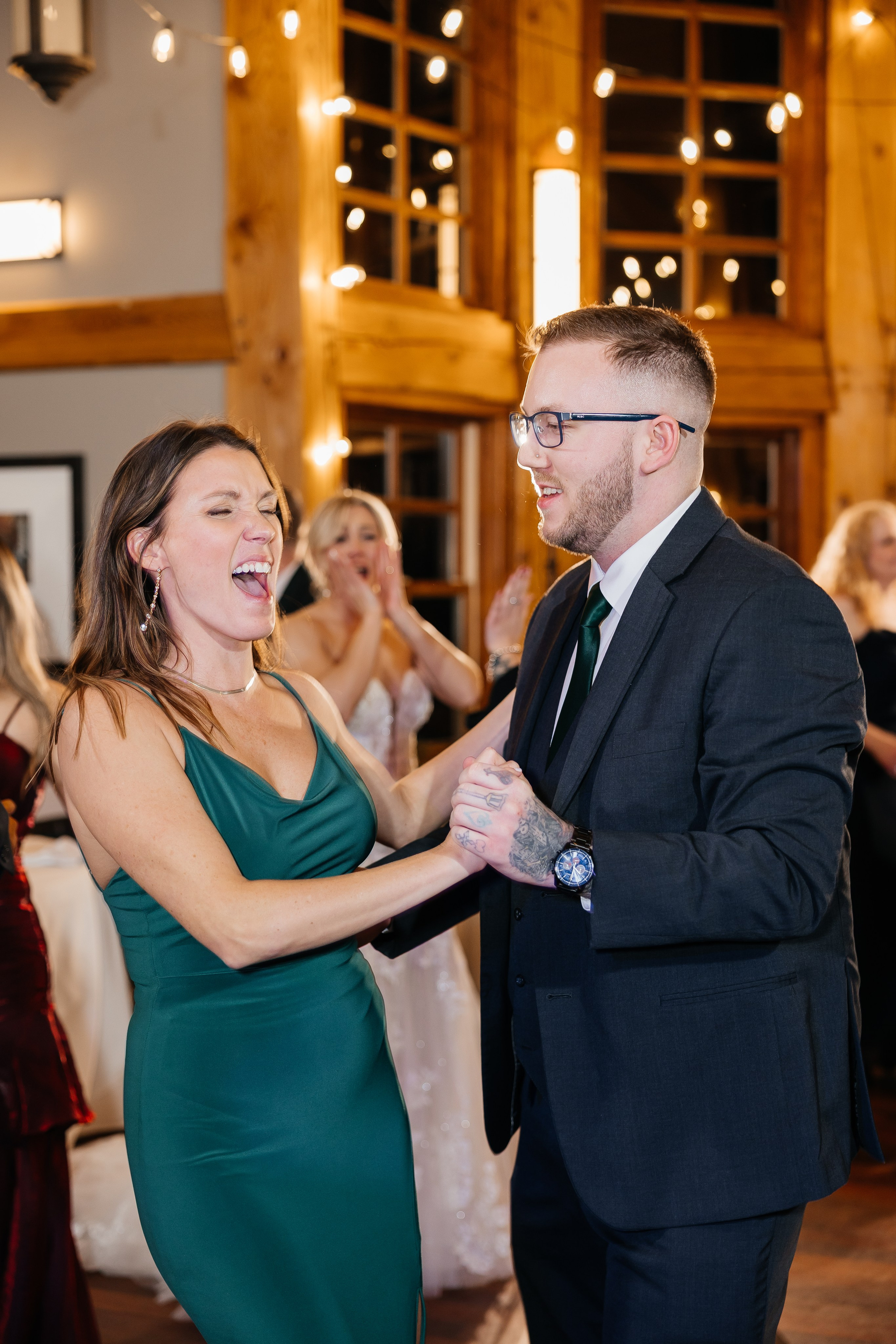 Winter wedding. Emerald lake lodge. Affordable Photographer in Calgary — Tetiana Shuhai