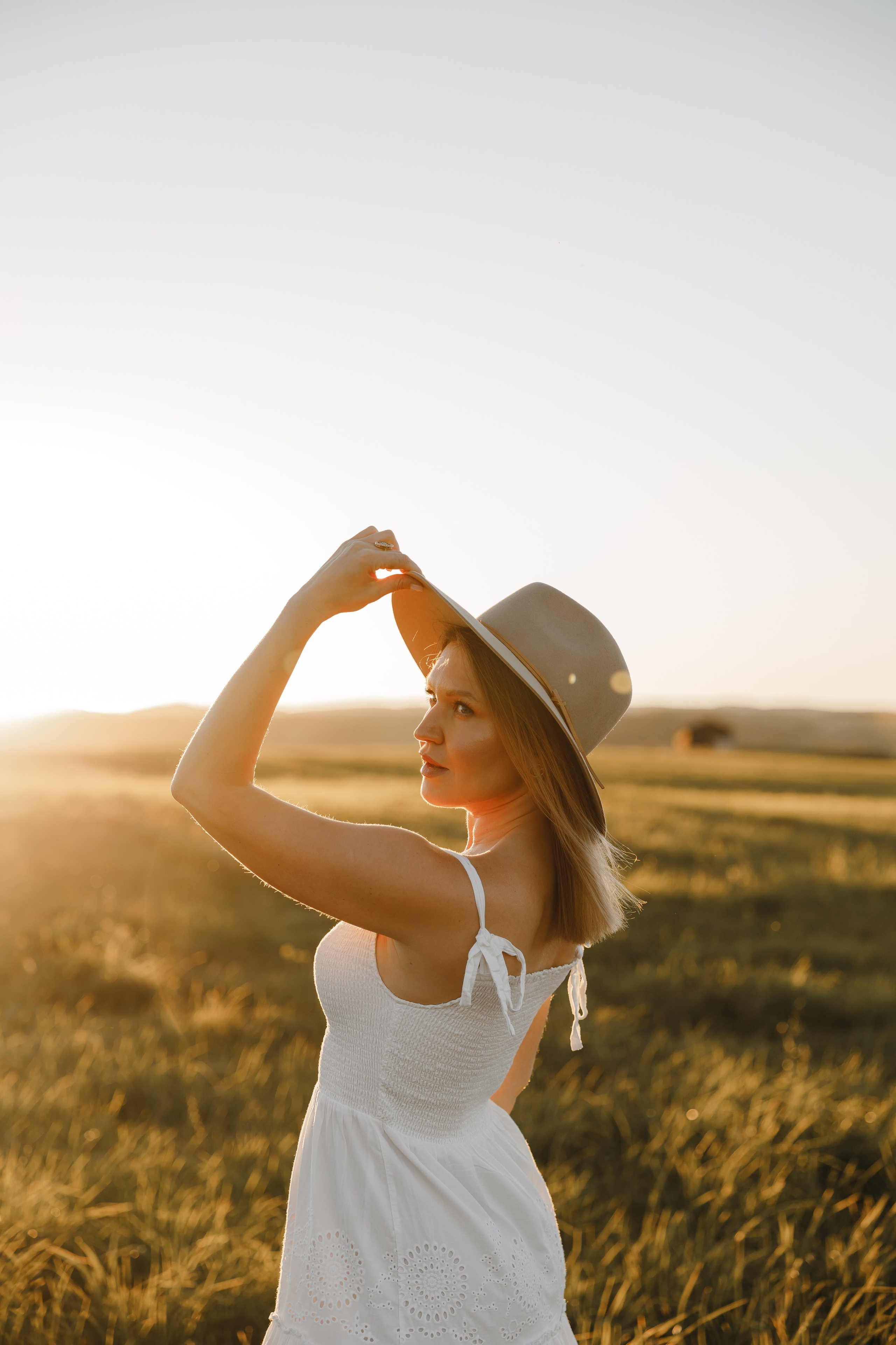 Maria. Sunset photoshoot with hourse