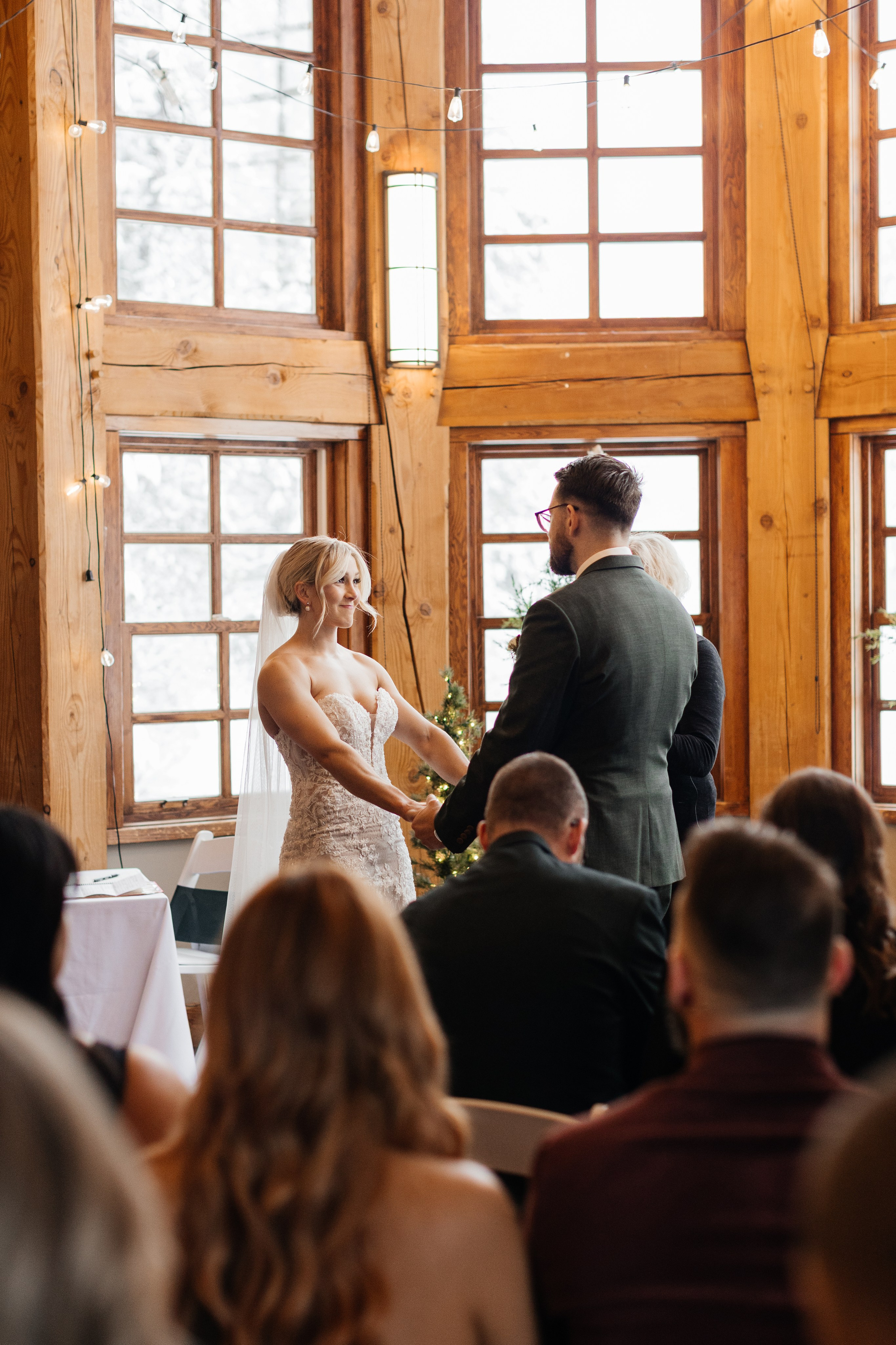 Winter wedding. Emerald lake lodge. Affordable Photographer in Calgary — Tetiana Shuhai