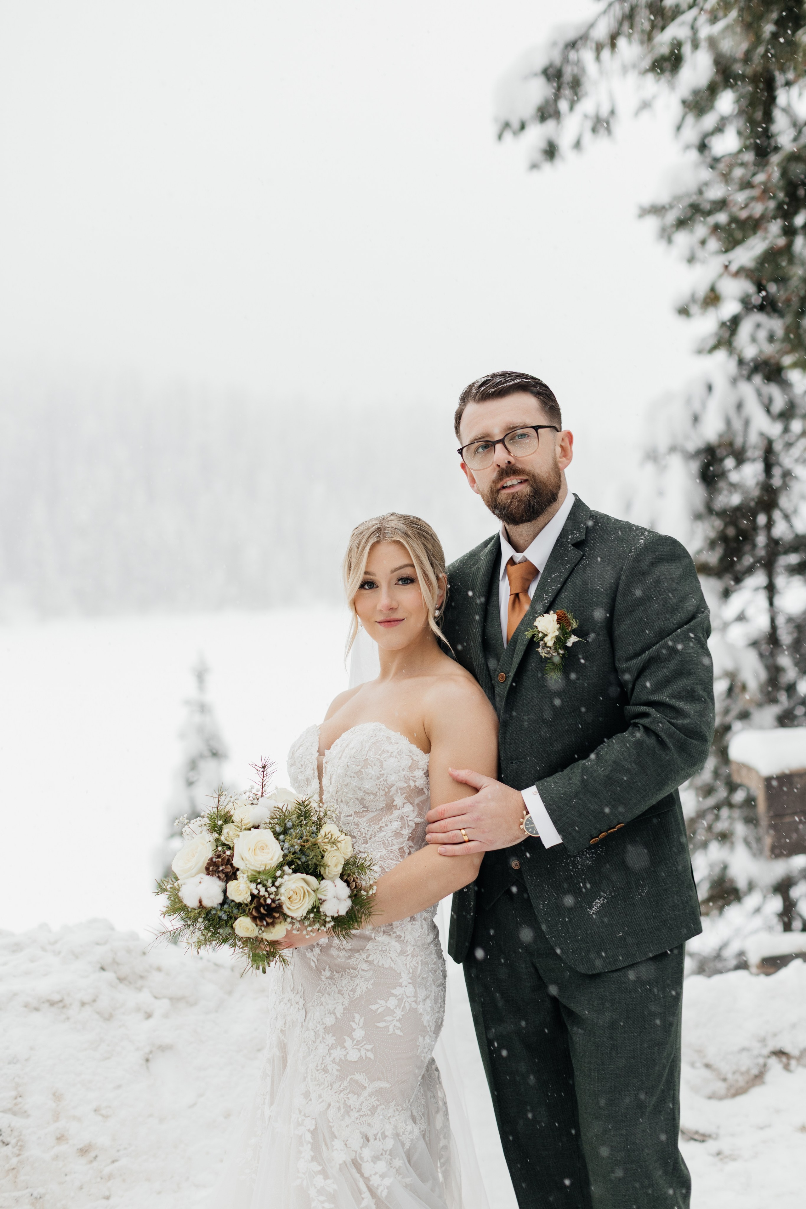 Winter wedding. Emerald lake lodge. Affordable Photographer in Calgary — Tetiana Shuhai