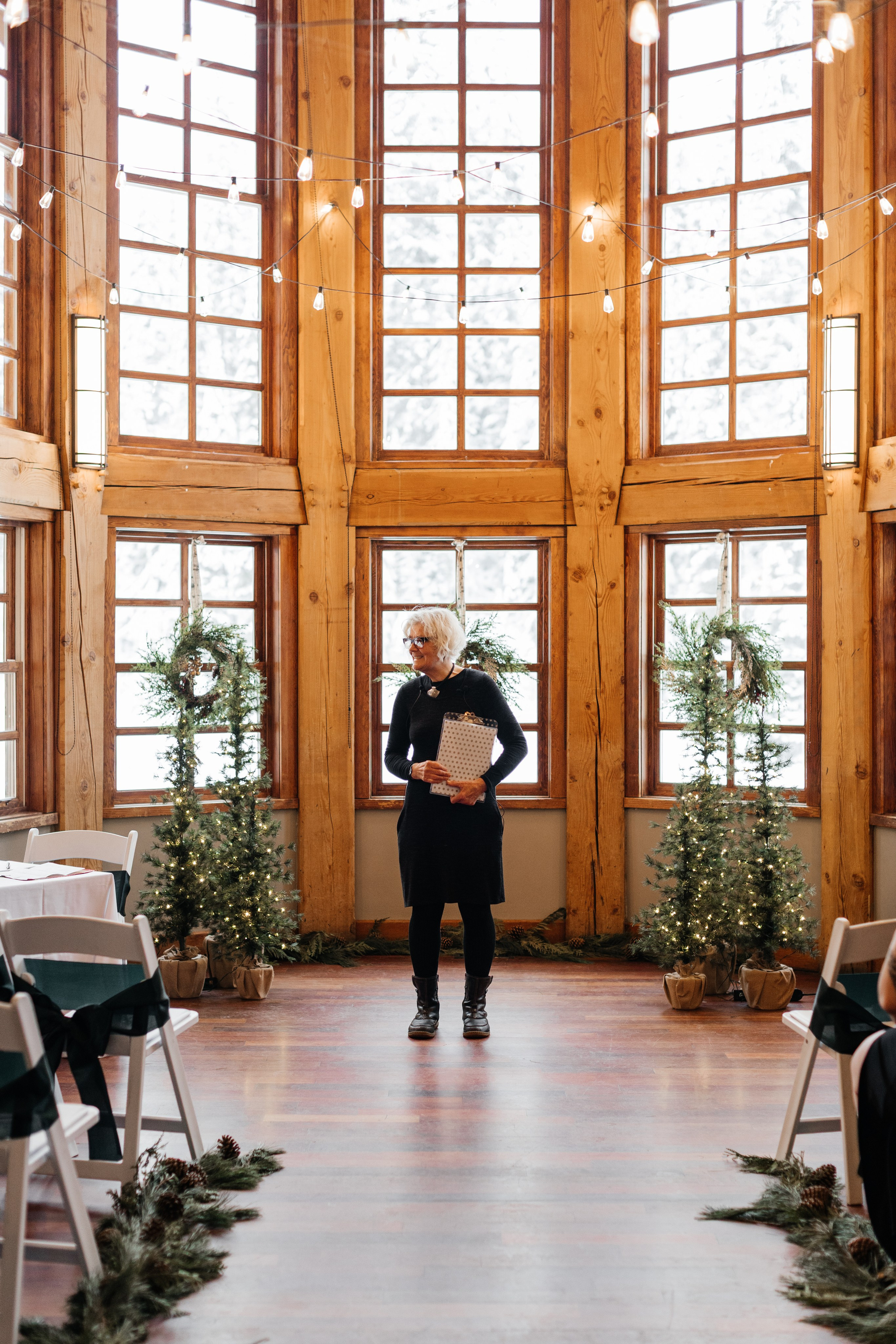 Winter wedding. Emerald lake lodge. Affordable Photographer in Calgary — Tetiana Shuhai