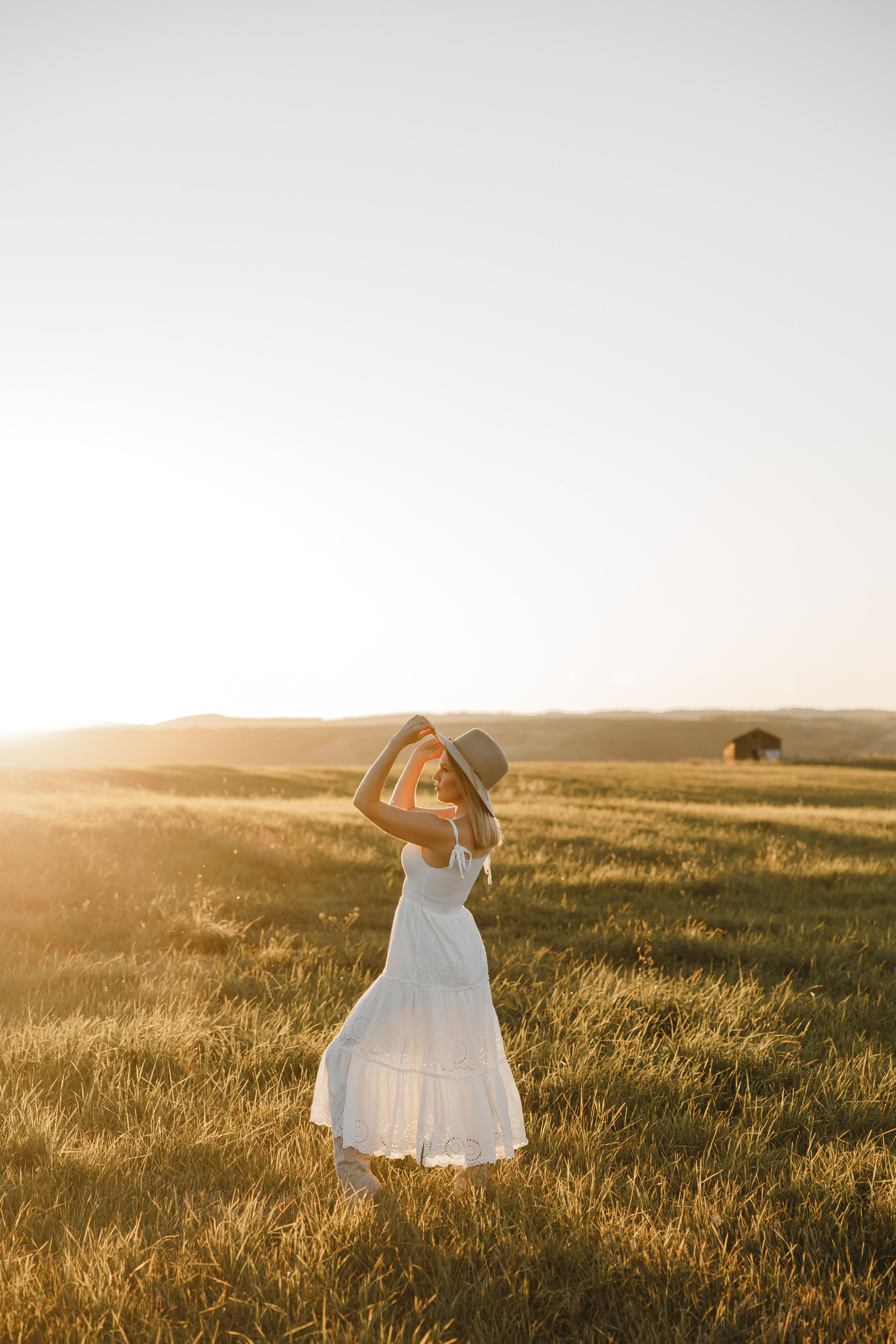 Maria. Sunset photoshoot with hourse