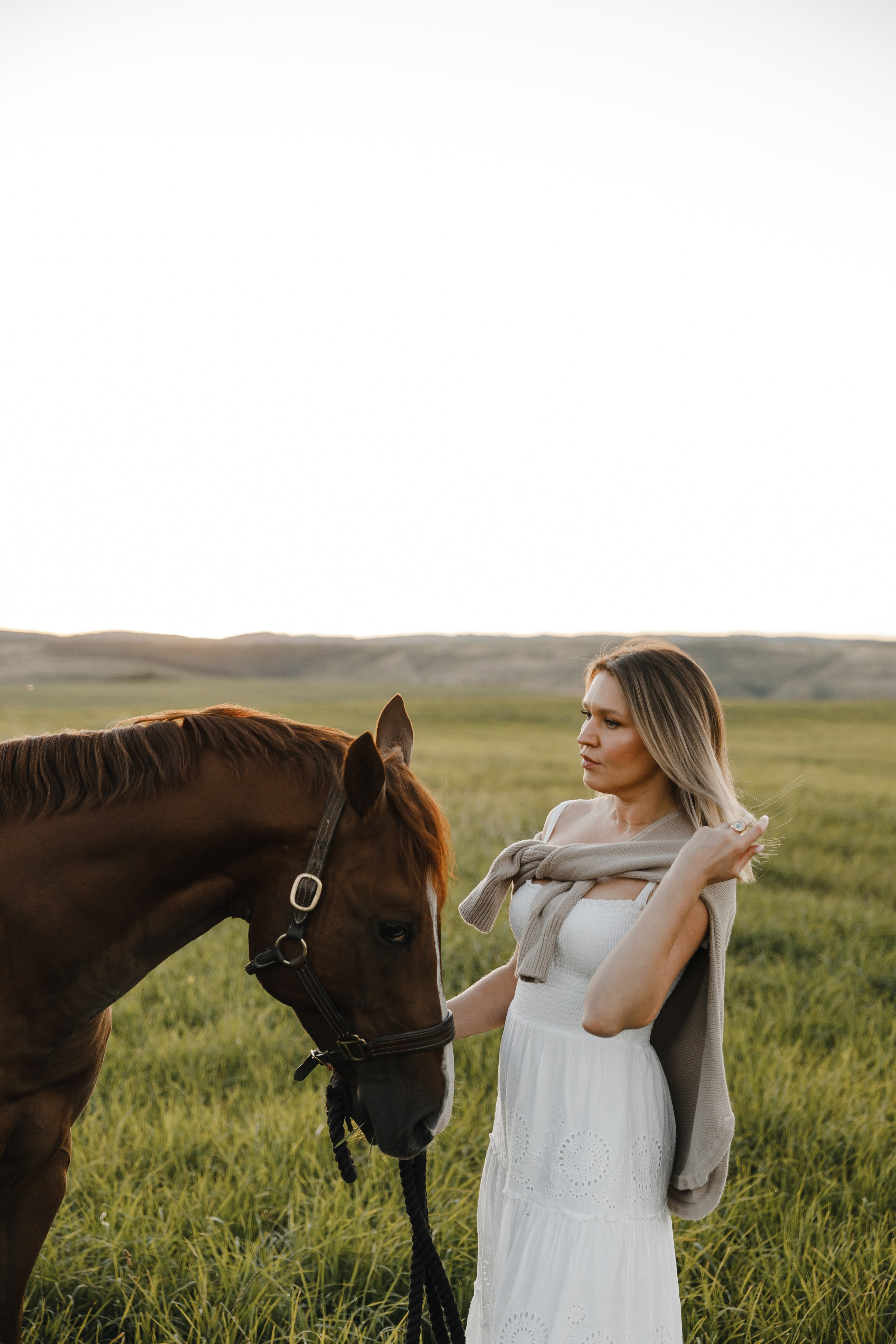 Maria. Sunset photoshoot with hourse