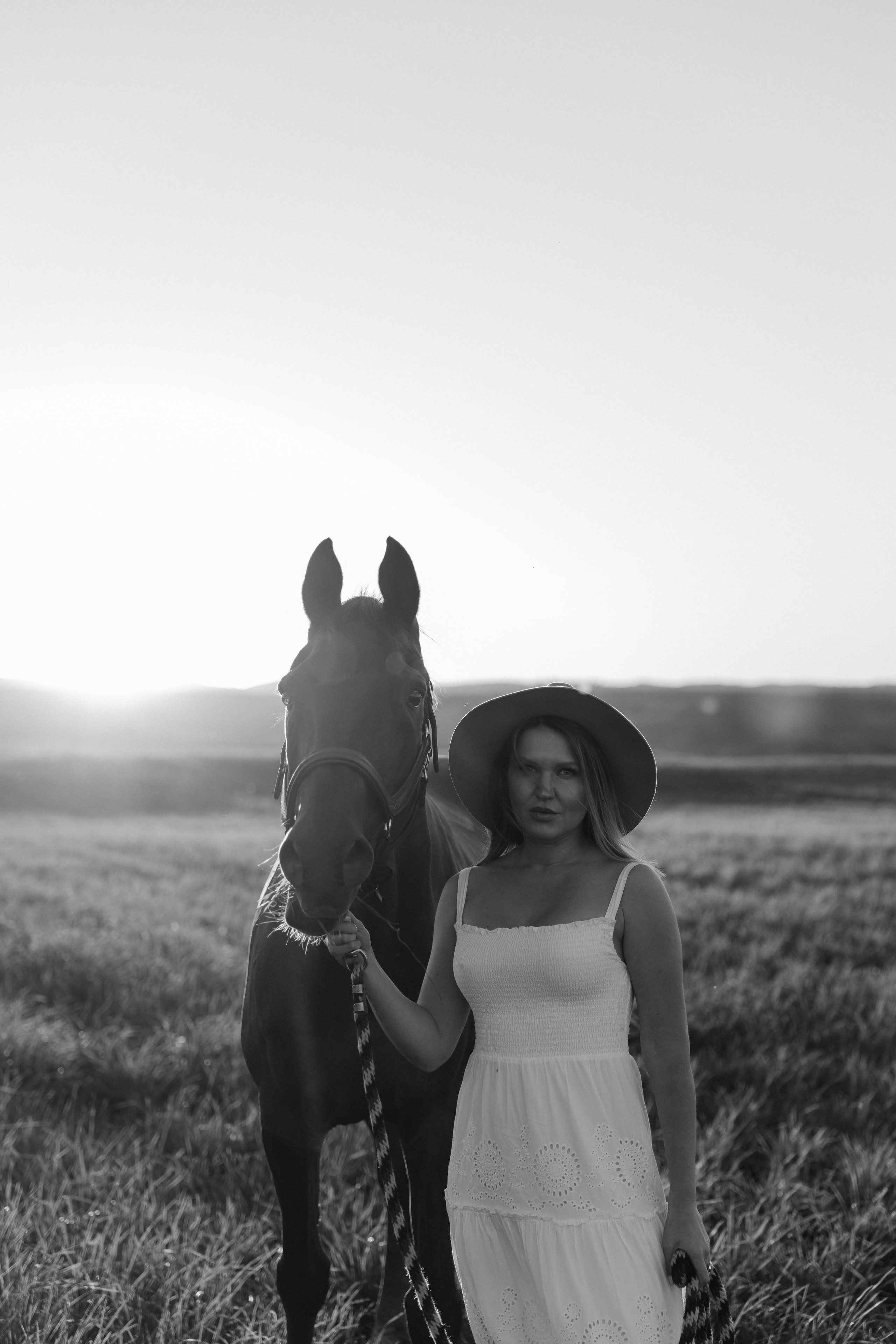 Maria. Sunset photoshoot with hourse