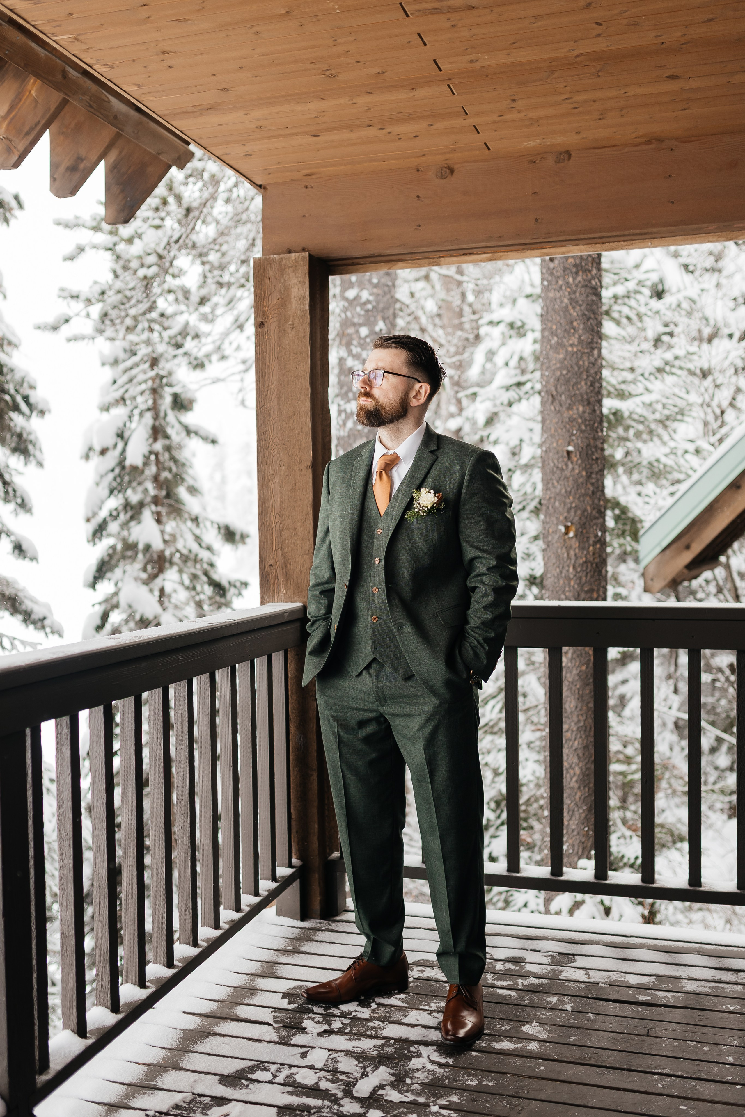 Winter wedding. Emerald lake lodge. Affordable Photographer in Calgary — Tetiana Shuhai
