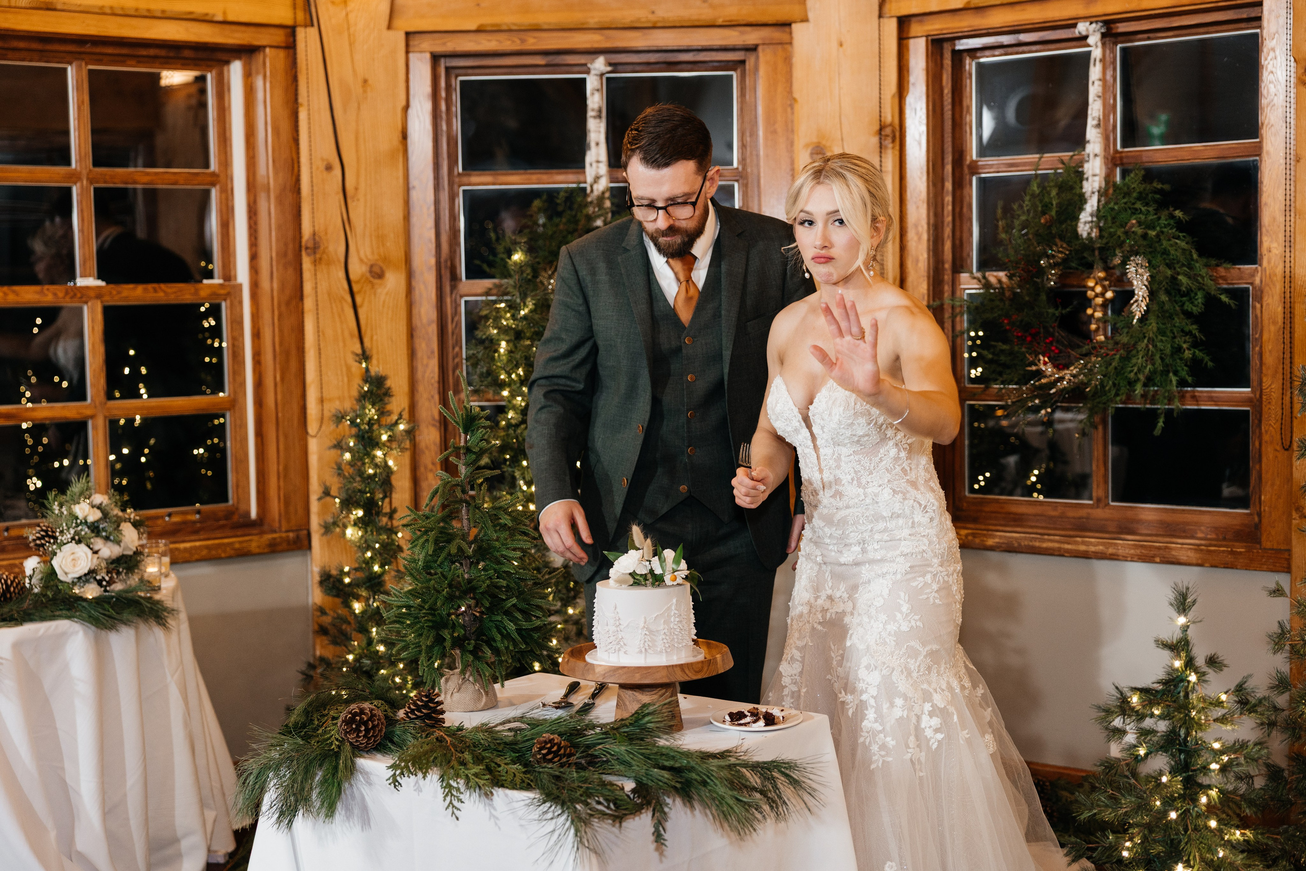 Winter wedding. Emerald lake lodge. Affordable Photographer in Calgary — Tetiana Shuhai