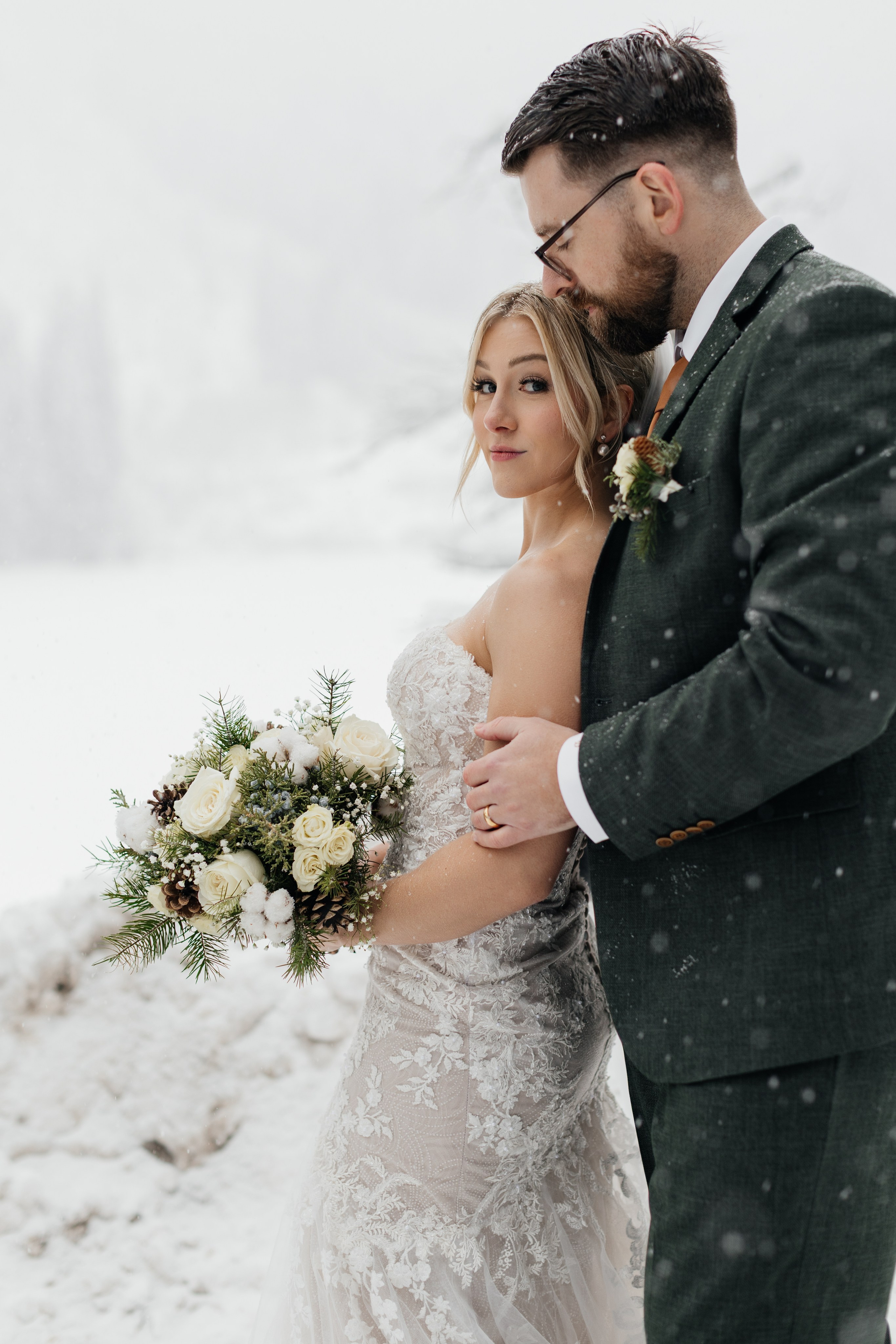 Winter wedding. Emerald lake lodge. Affordable Photographer in Calgary — Tetiana Shuhai