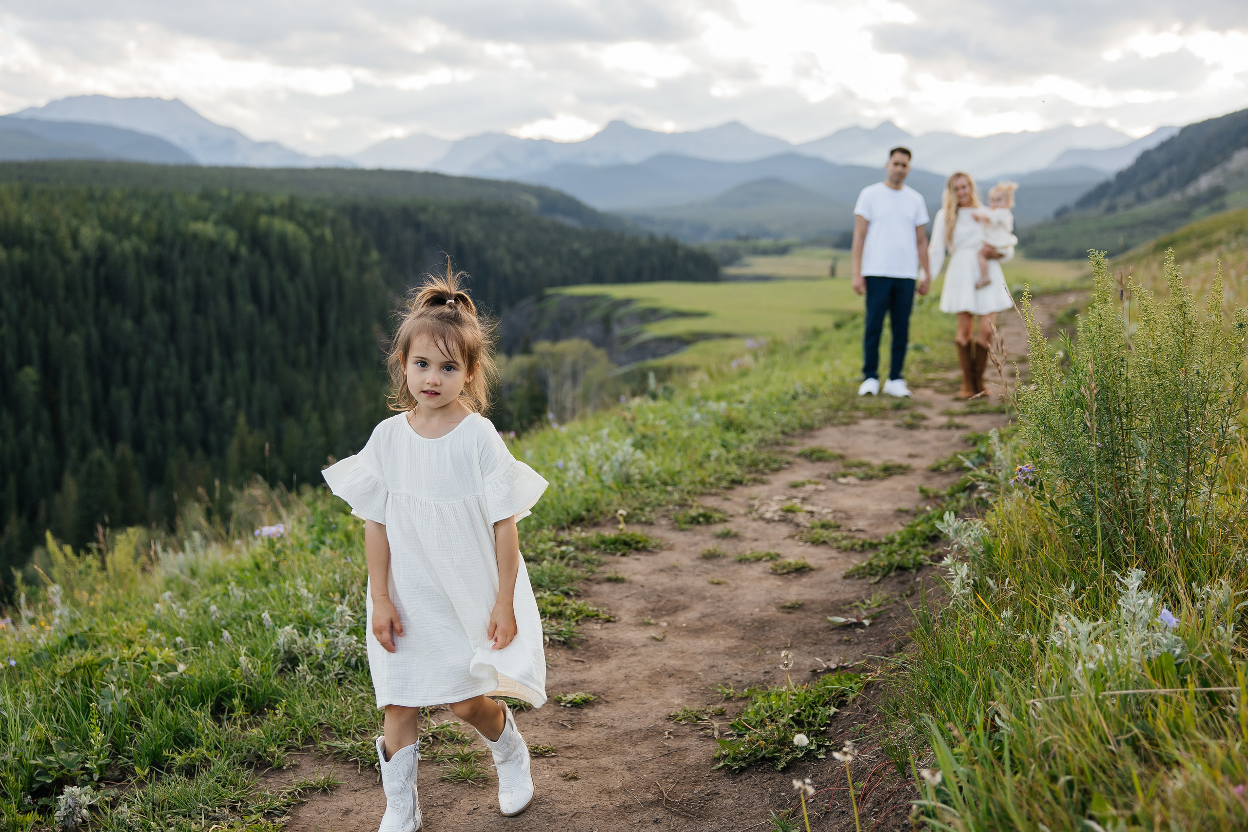 Family. Bighorh lookout