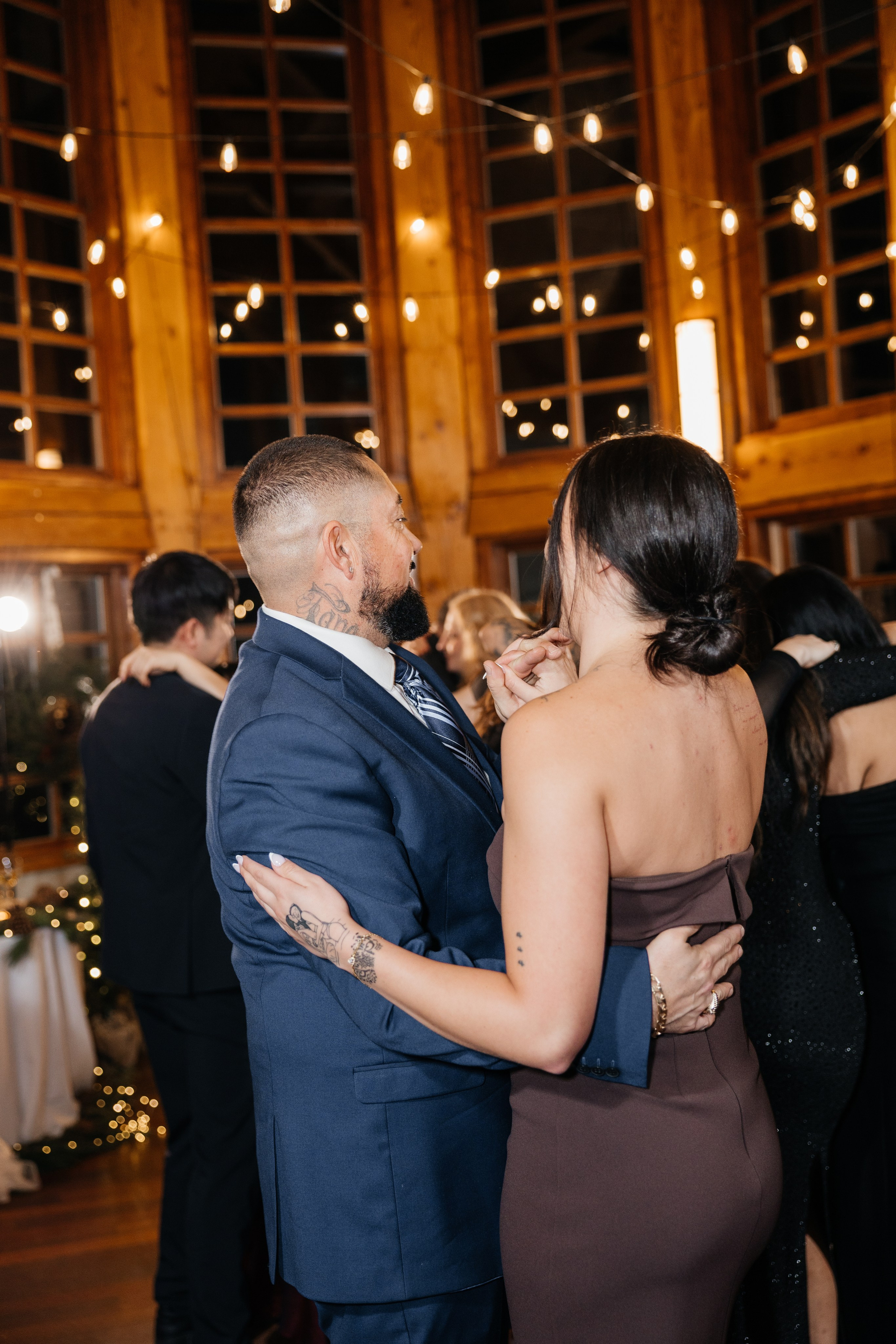 Winter wedding. Emerald lake lodge. Affordable Photographer in Calgary — Tetiana Shuhai