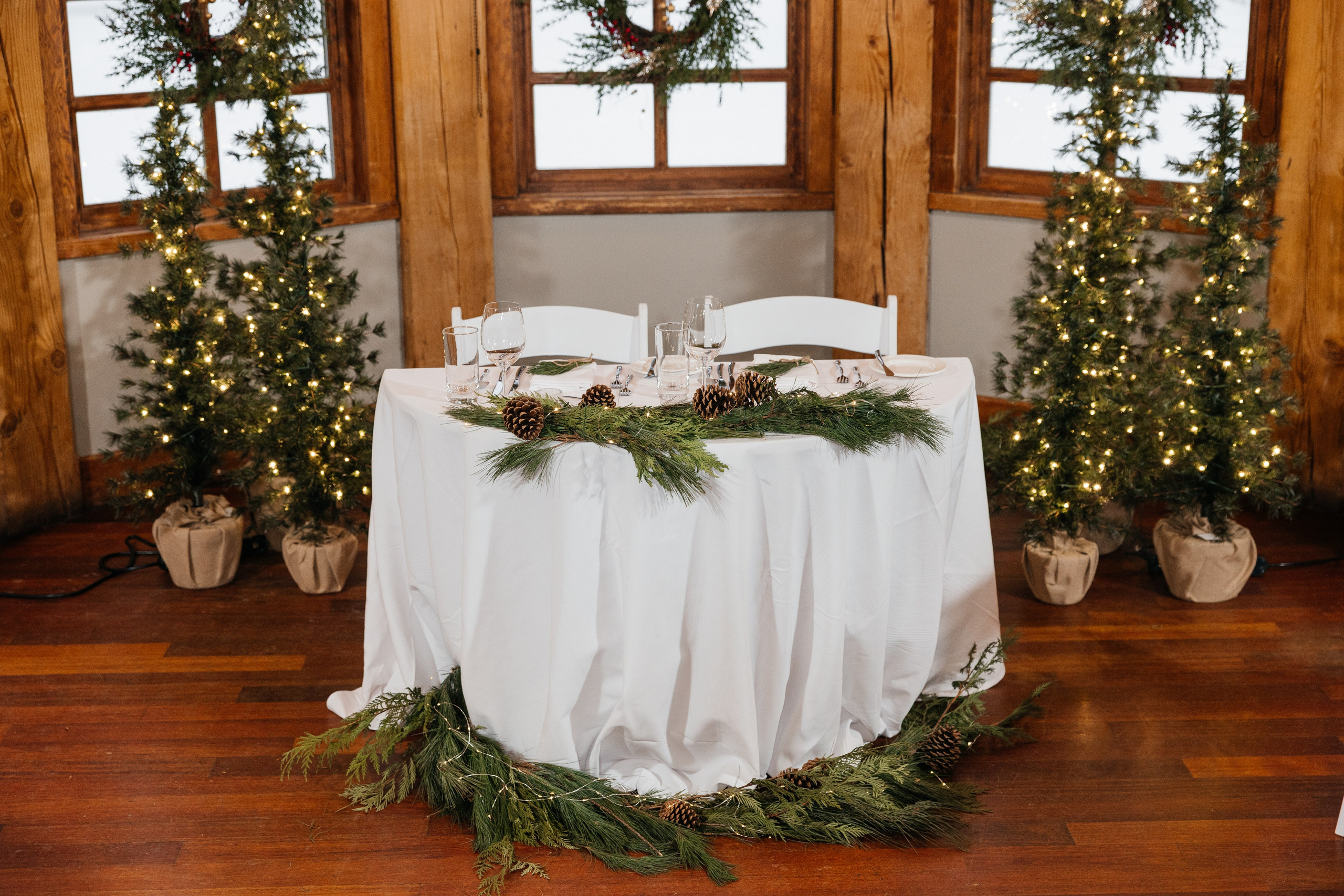 Winter wedding. Emerald lake lodge. Affordable Photographer in Calgary — Tetiana Shuhai