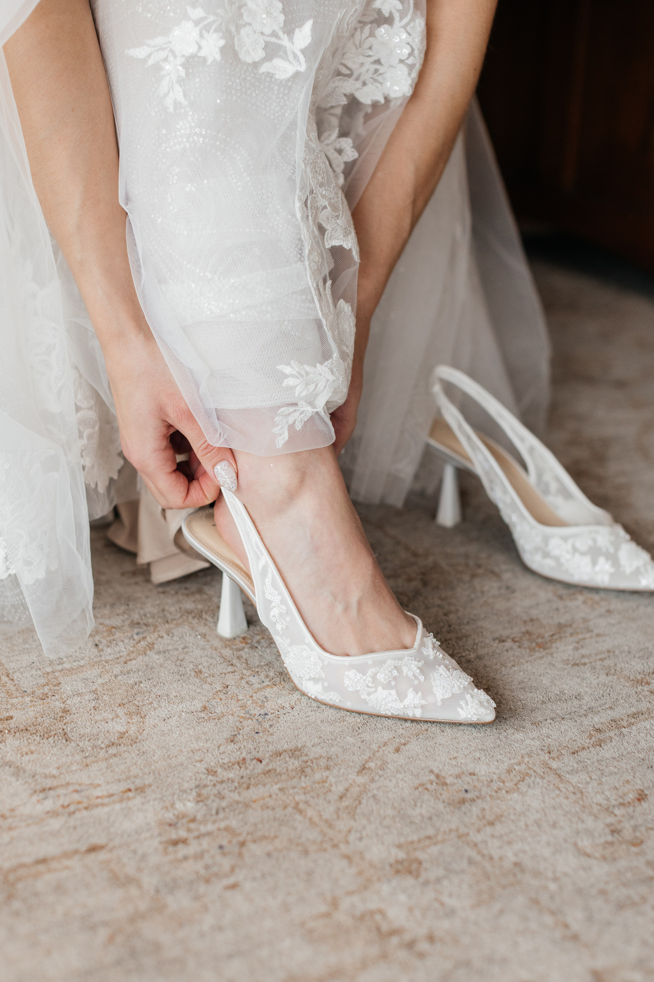 Winter wedding. Emerald lake lodge. Affordable Photographer in Calgary — Tetiana Shuhai