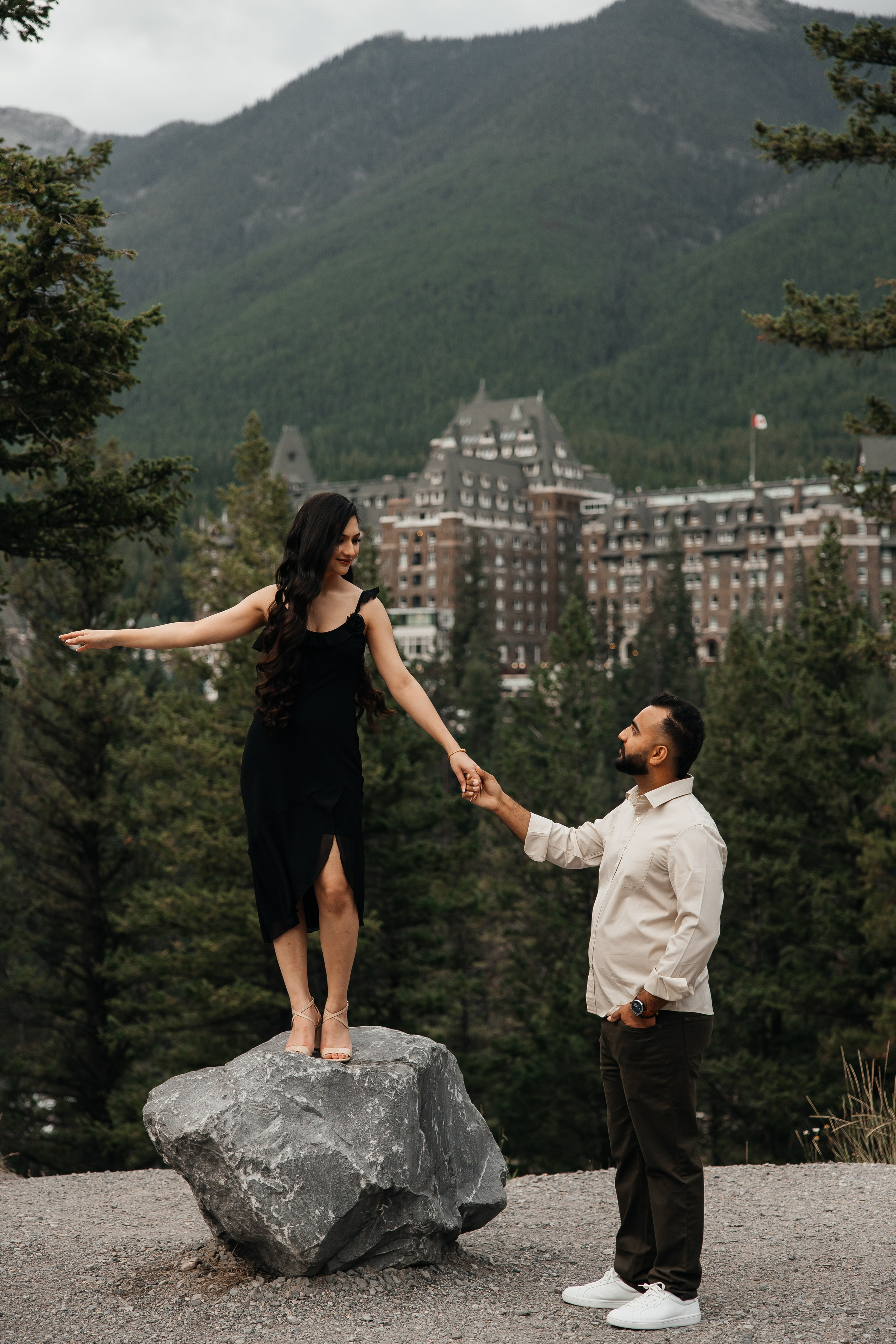 Top 7 Best Photoshoot Locations in Banff and Canmore for Families, Engagements, and Weddings