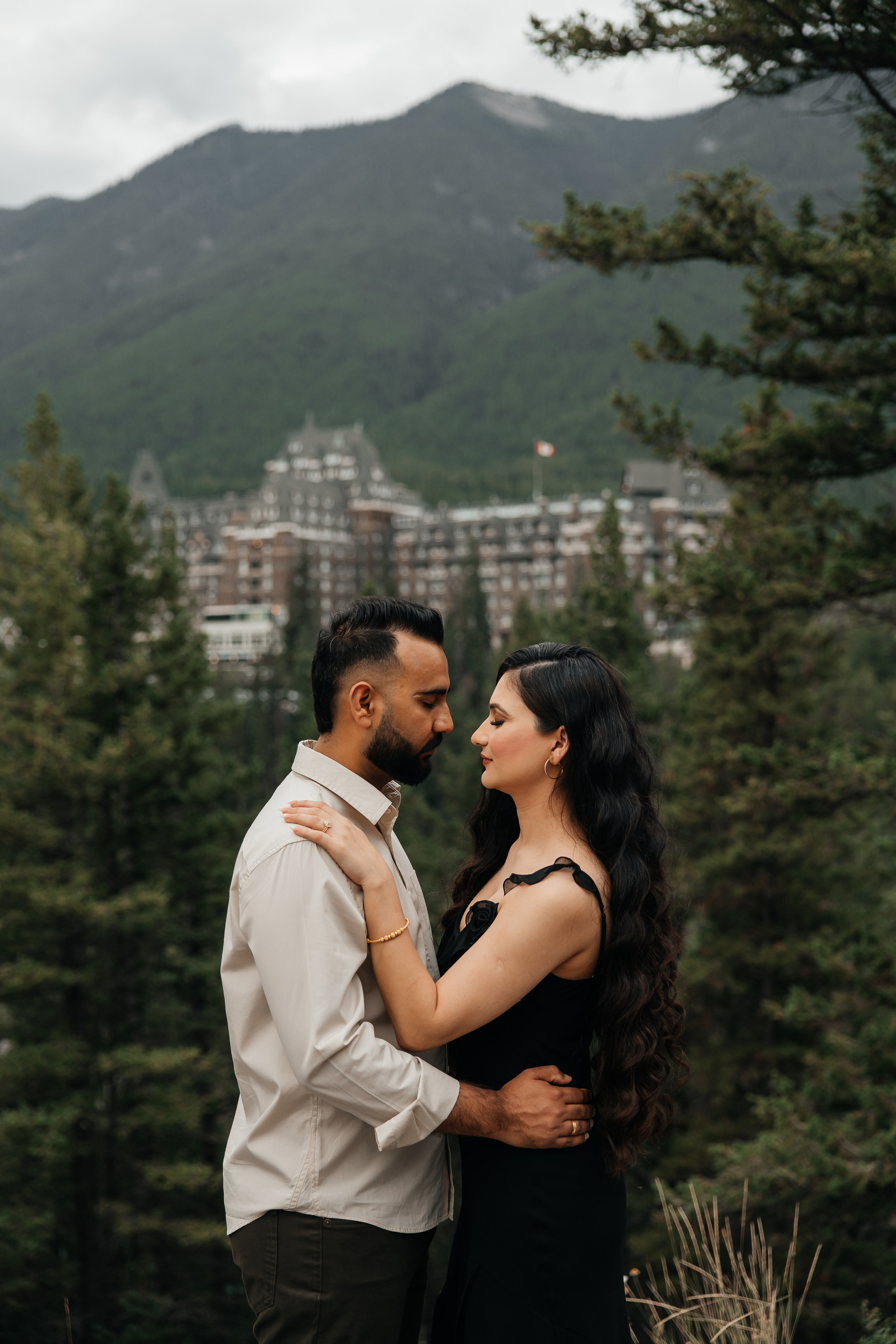 Top 7 Best Photoshoot Locations in Banff and Canmore for Families, Engagements, and Weddings