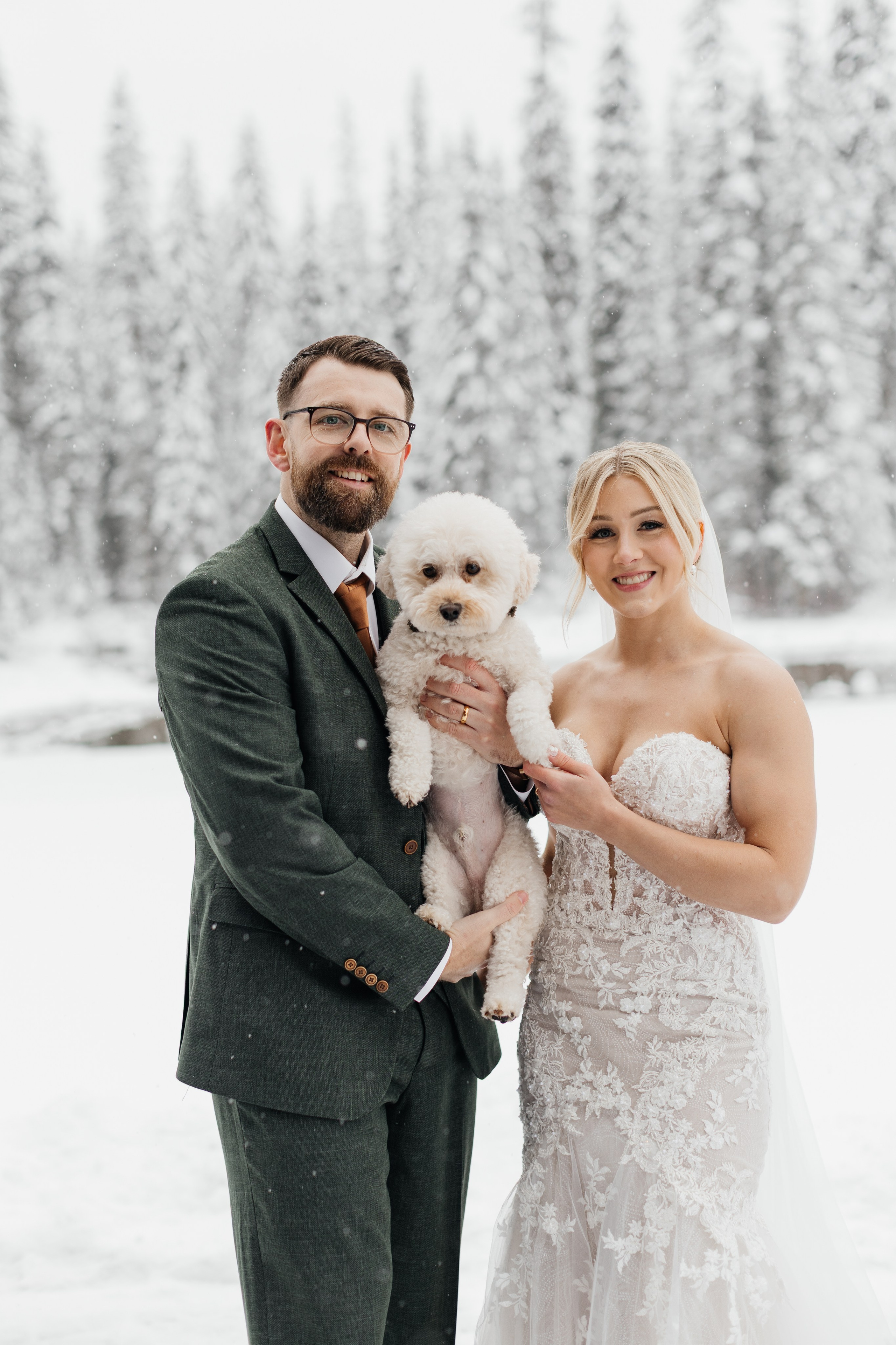 Winter wedding. Emerald lake lodge. Affordable Photographer in Calgary — Tetiana Shuhai