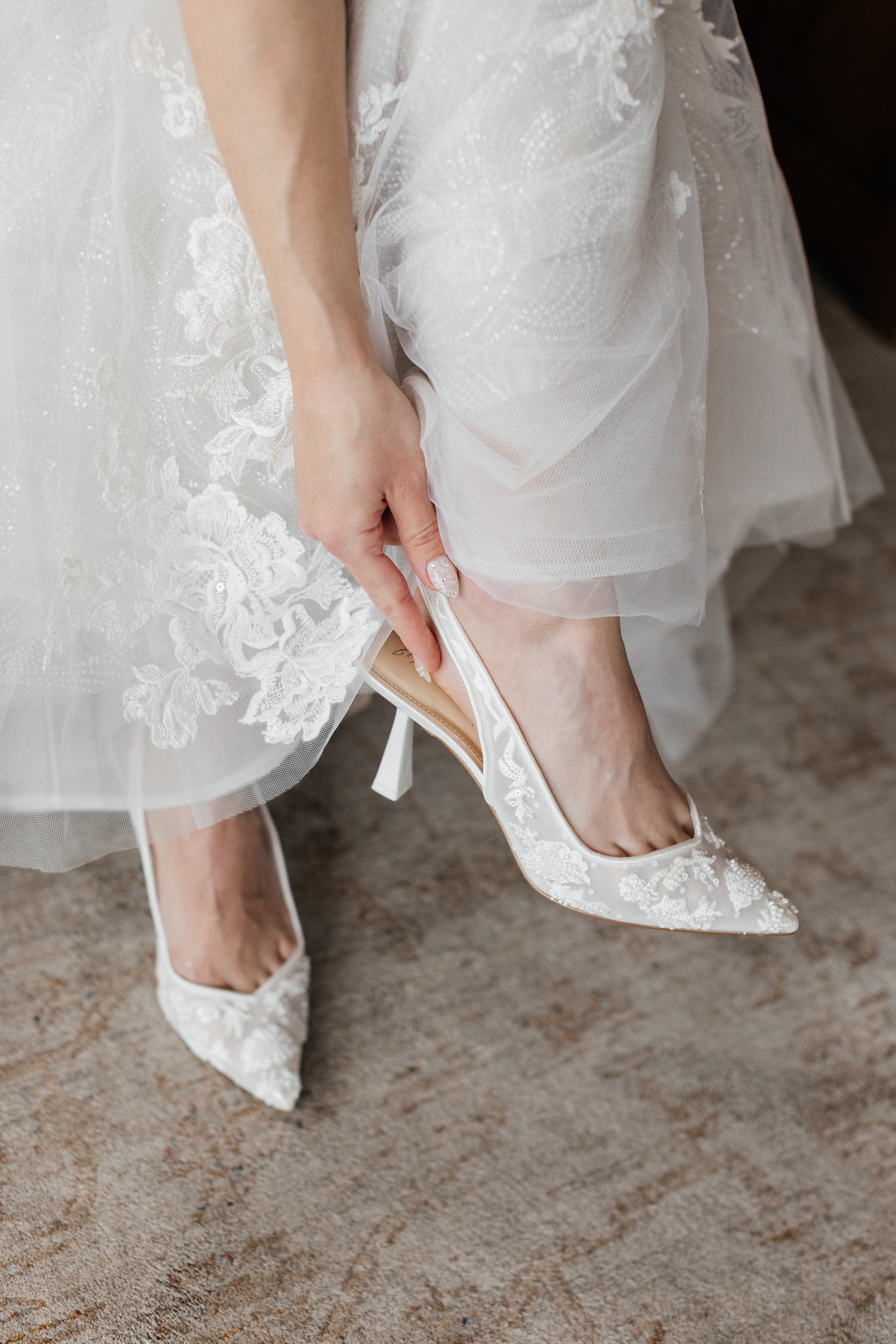 Winter wedding. Emerald lake lodge. Affordable Photographer in Calgary — Tetiana Shuhai