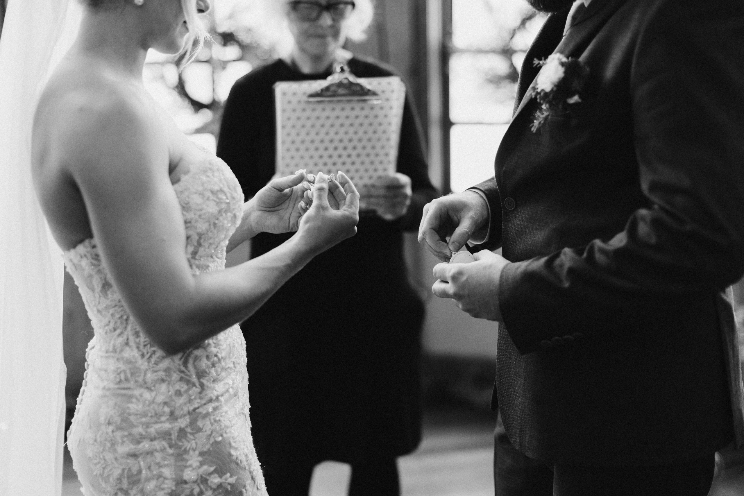 Winter wedding. Emerald lake lodge. Affordable Photographer in Calgary — Tetiana Shuhai